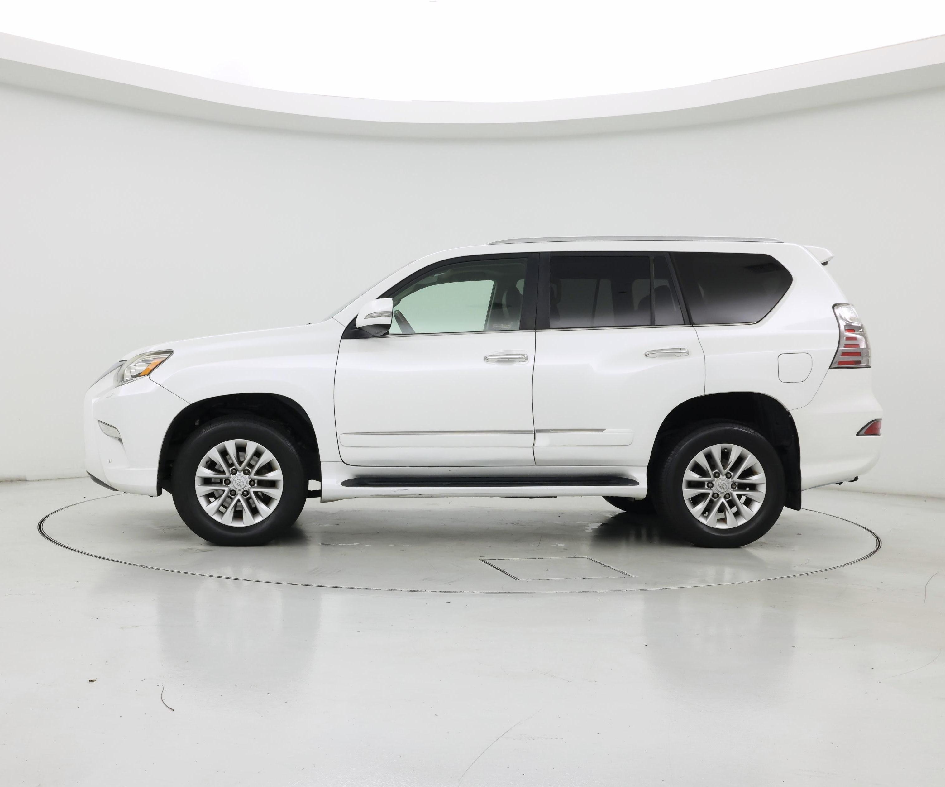 Thumbnail: 2015 Lexus GX - 3