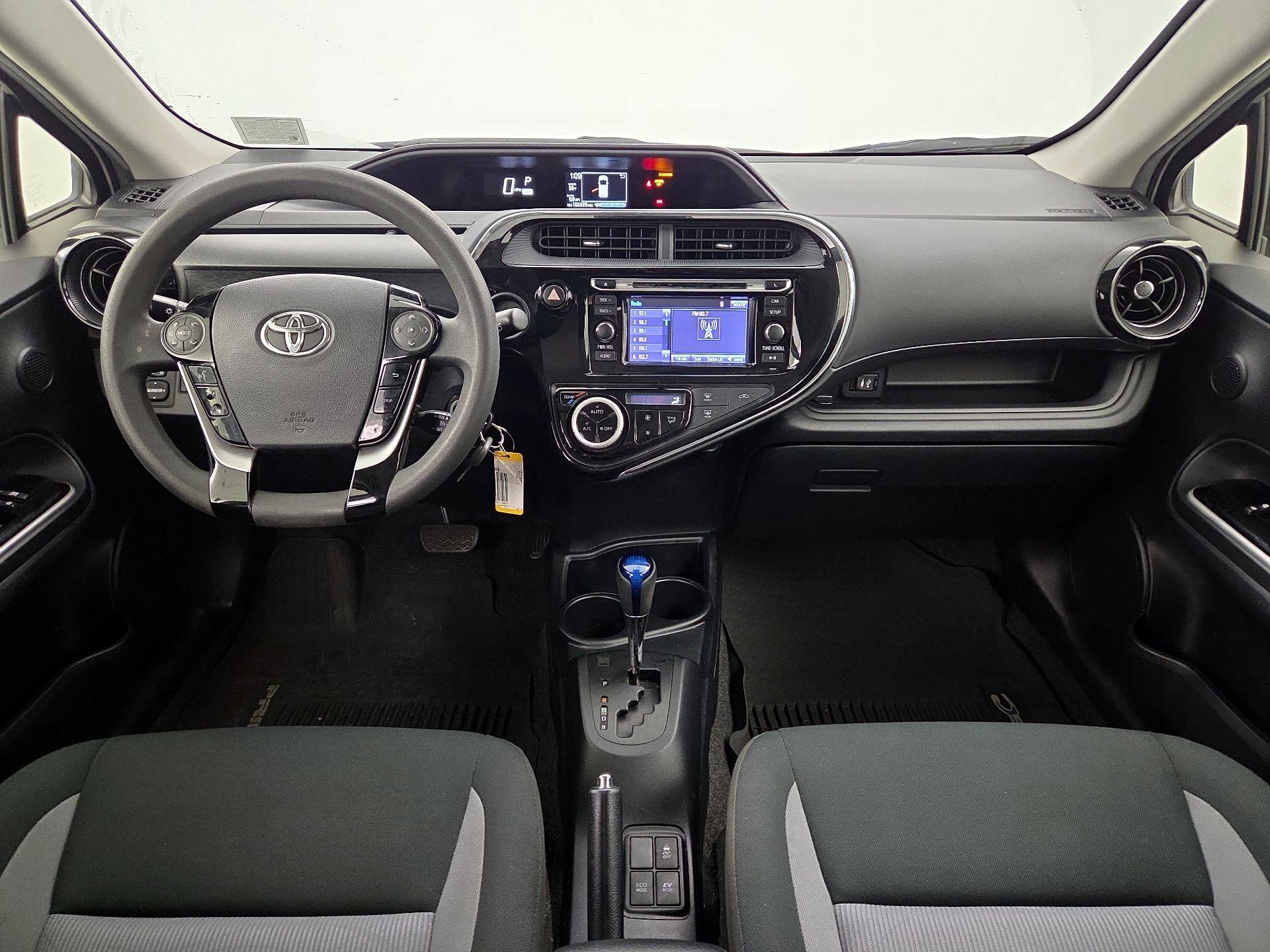 Thumbnail: 2018 Toyota Prius c - 9