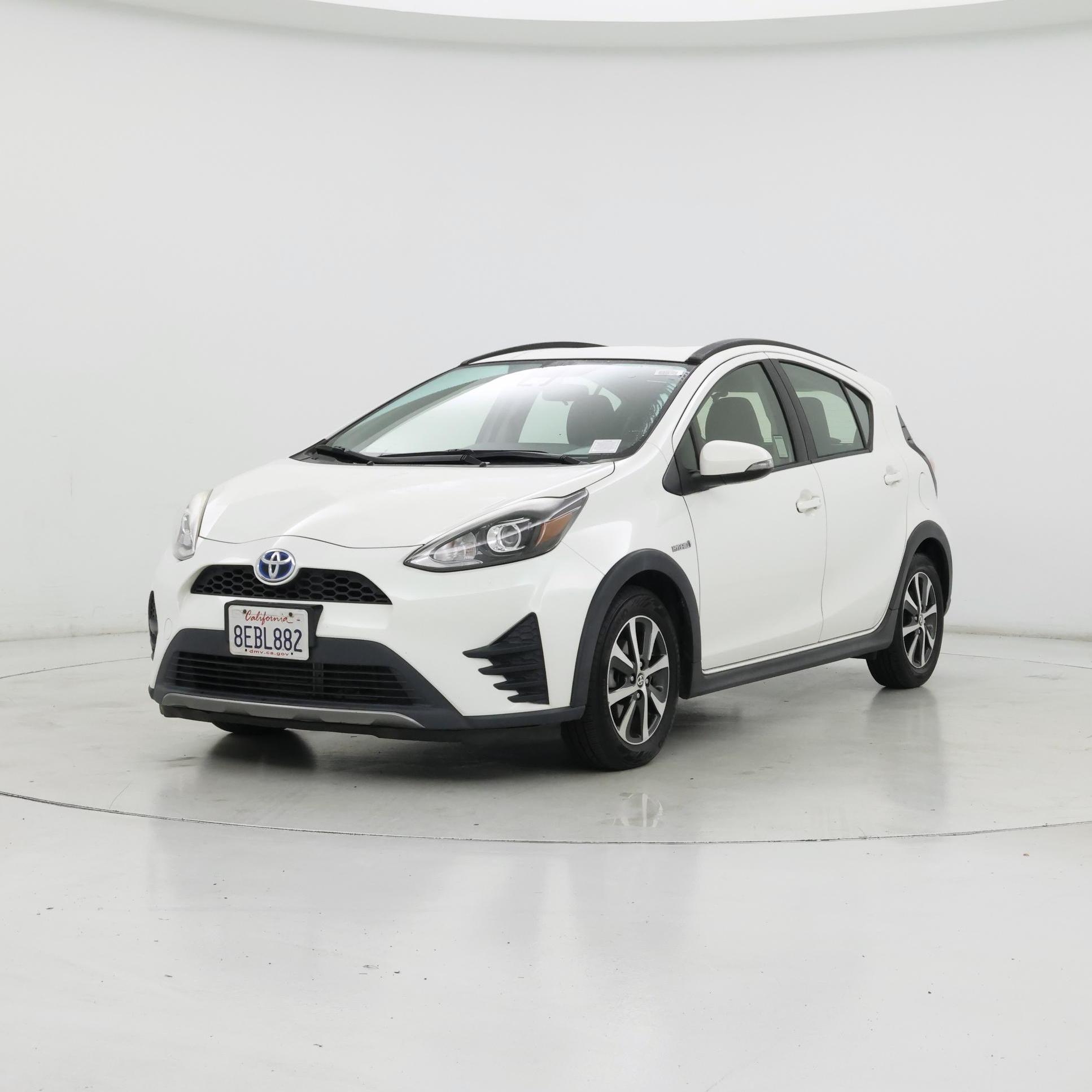 Thumbnail: 2018 Toyota Prius c - 4