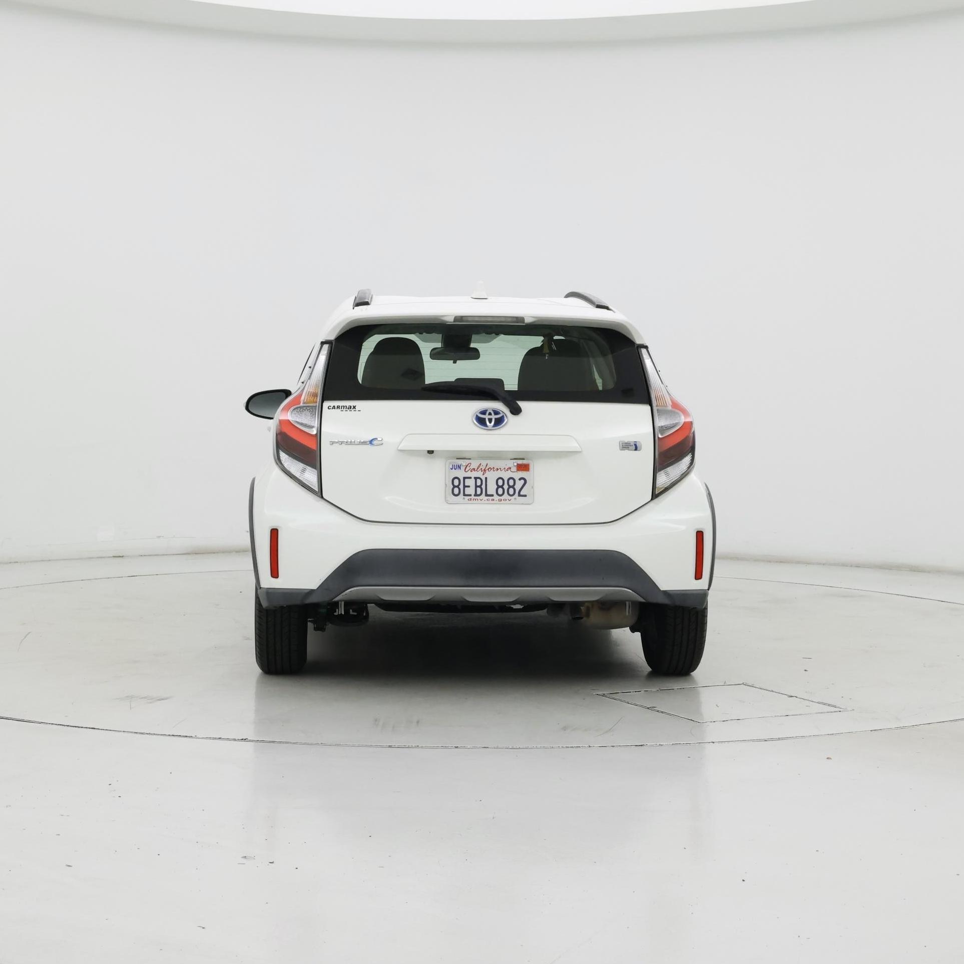 Thumbnail: 2018 Toyota Prius c - 6