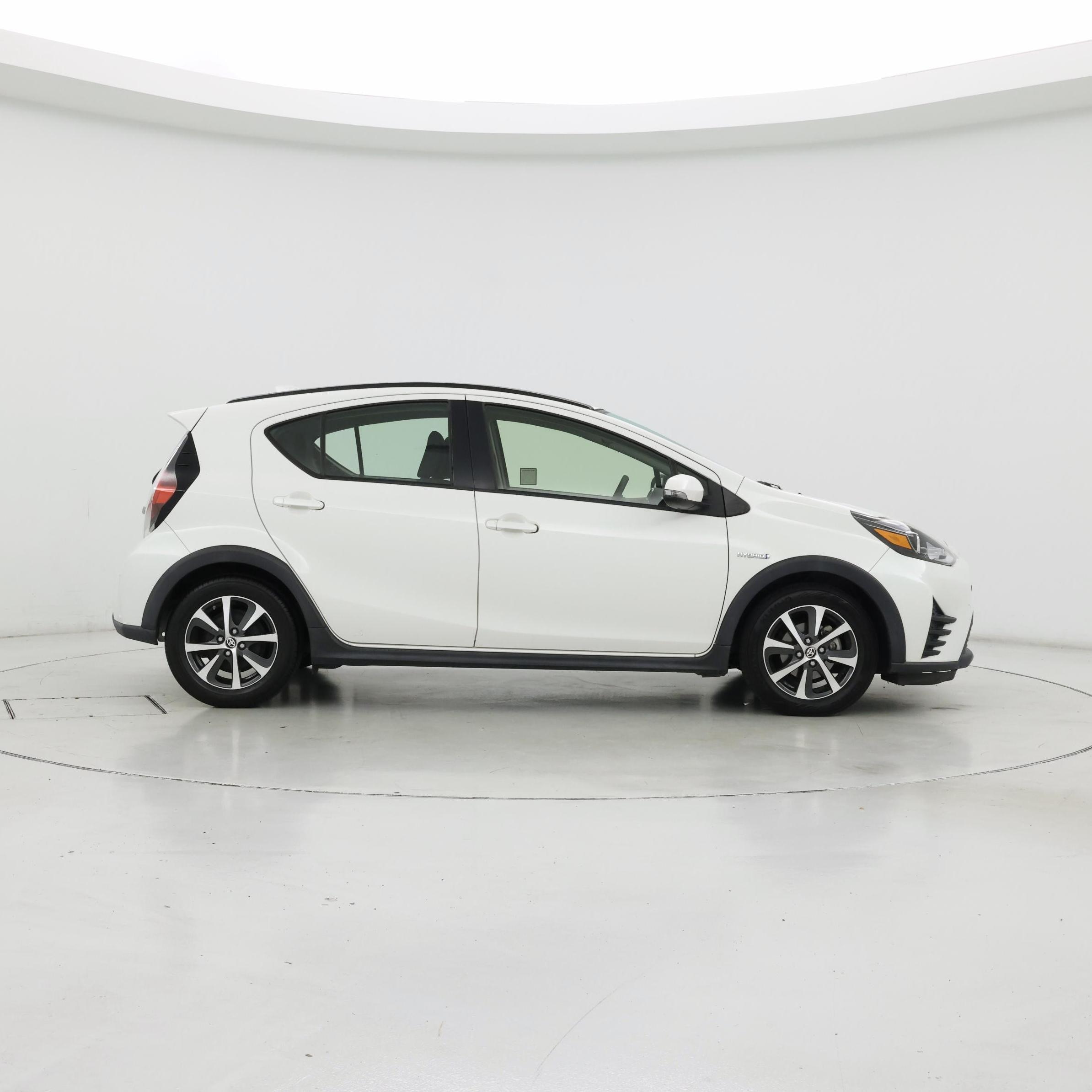 Thumbnail: 2018 Toyota Prius c - 7