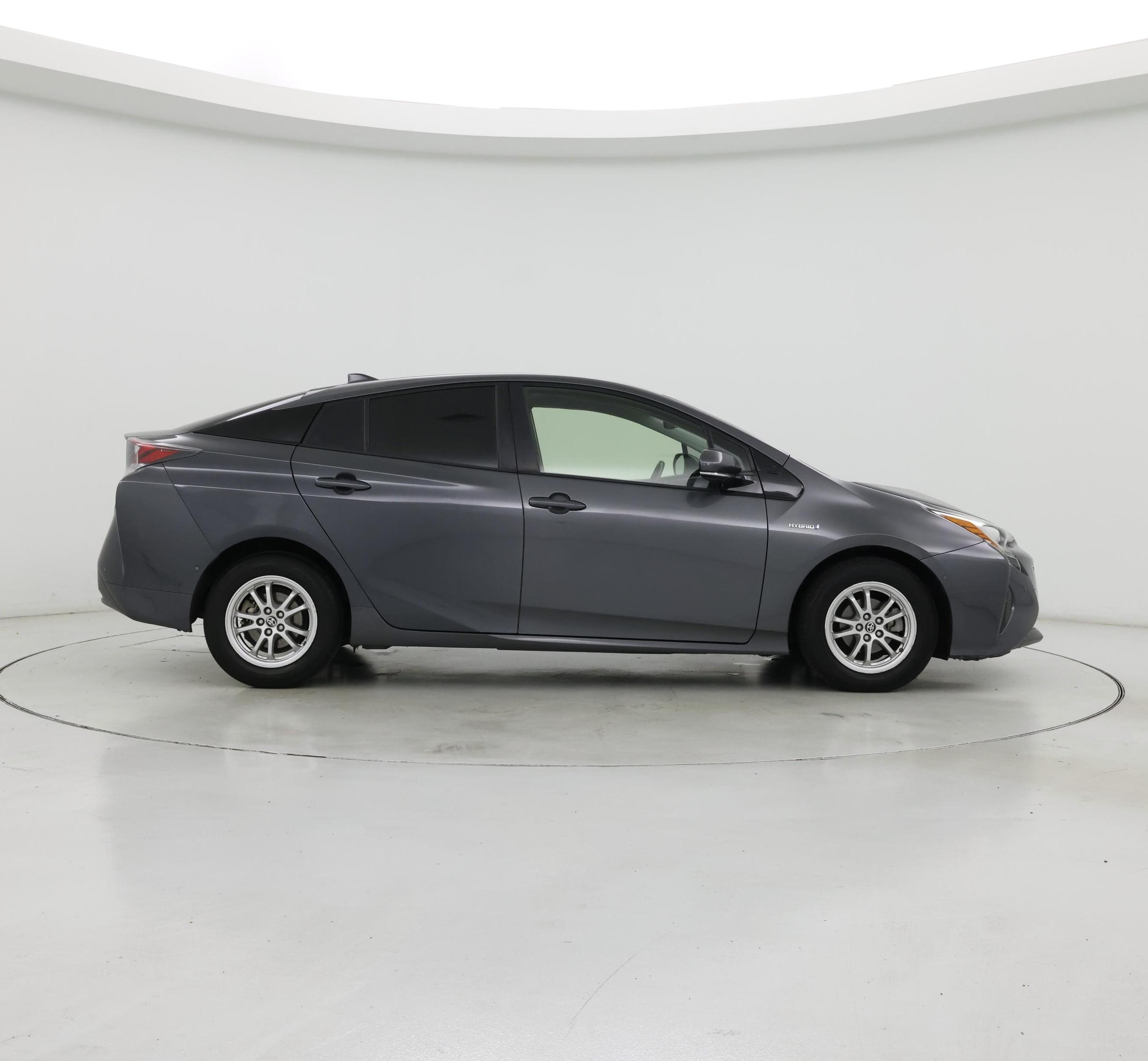 Thumbnail: 2017 Toyota Prius - 7