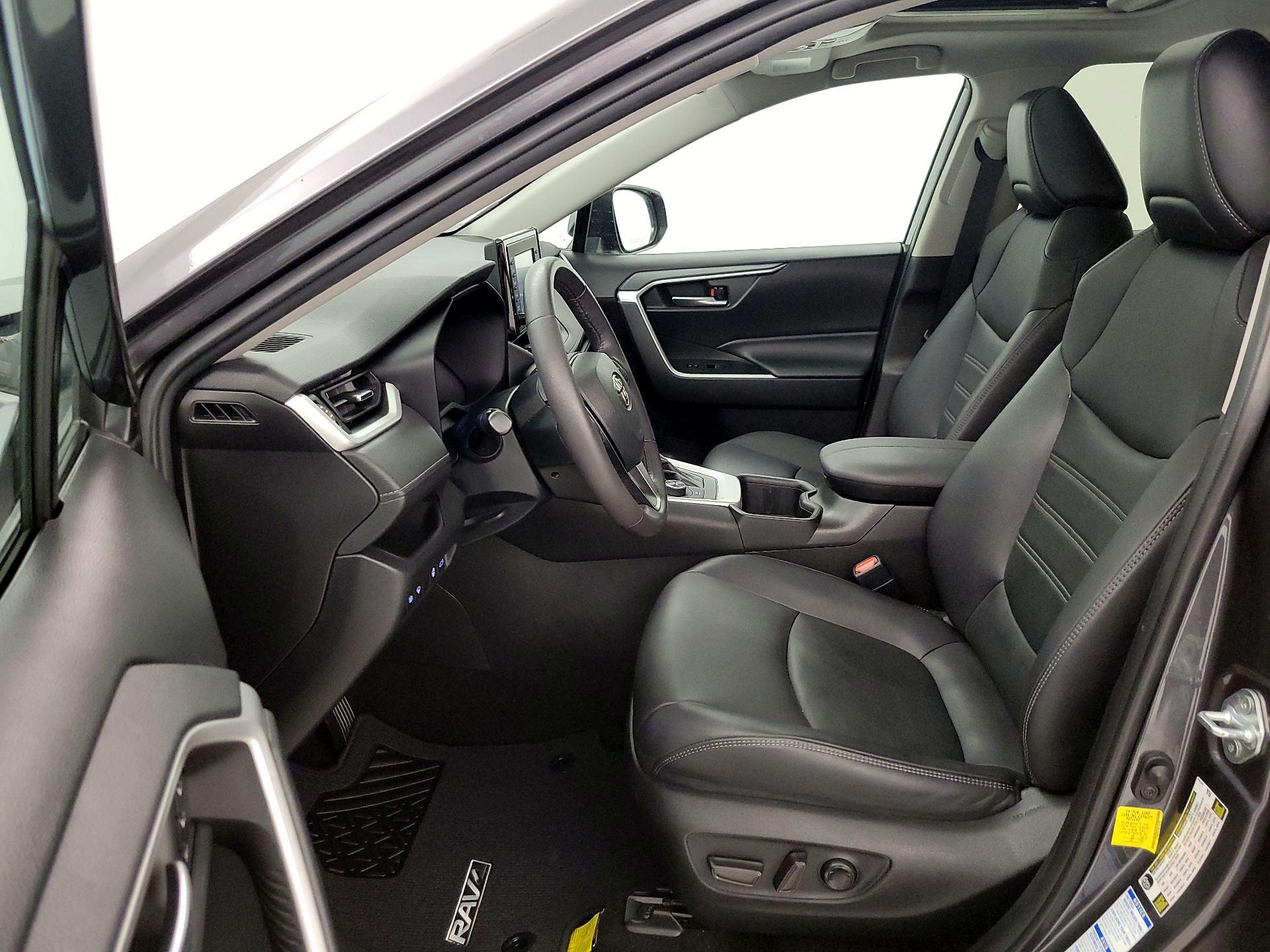 Thumbnail: 2022 Toyota RAV4 - 11