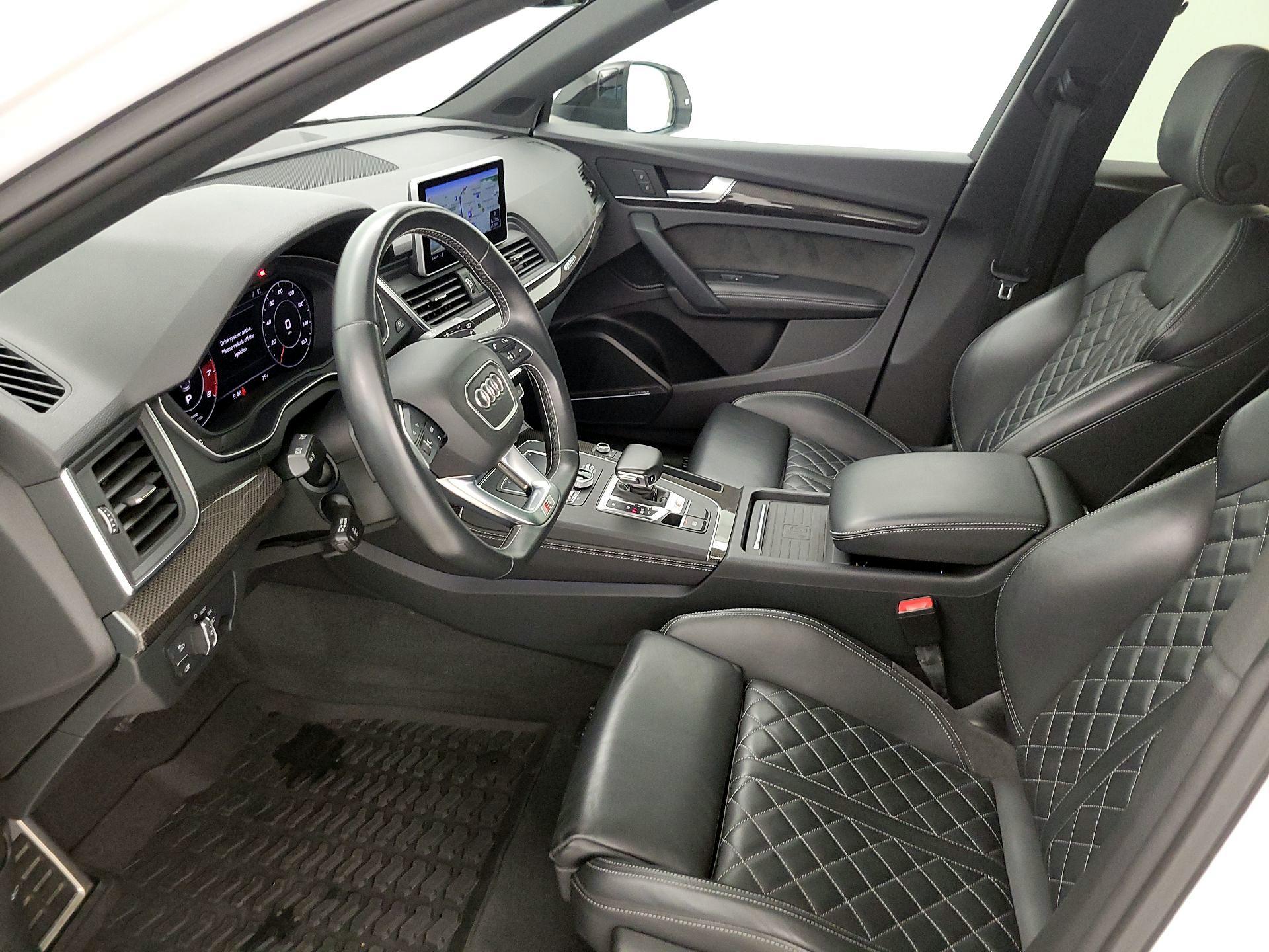 Thumbnail: 2020 Audi SQ5 - 11