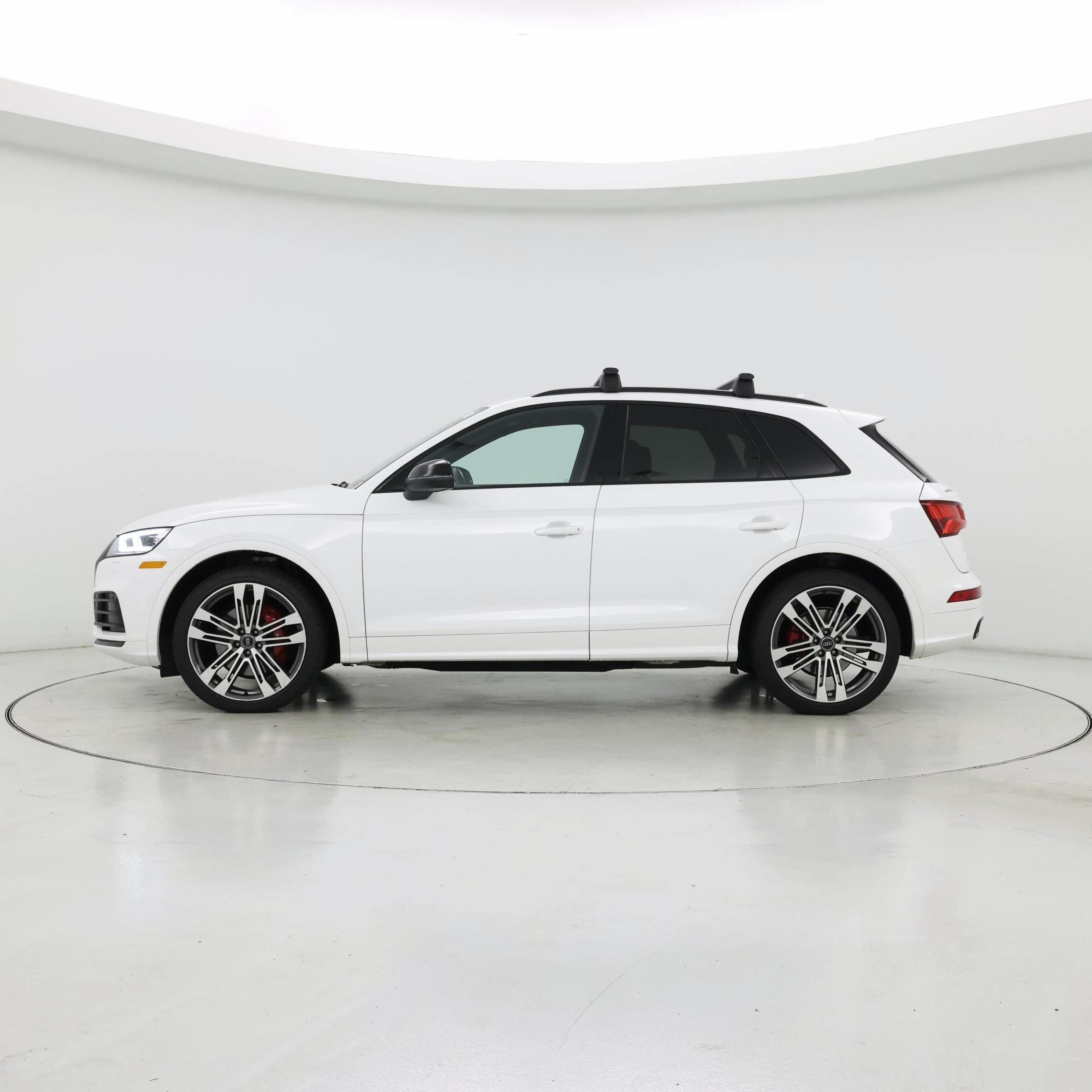Thumbnail: 2020 Audi SQ5 - 3
