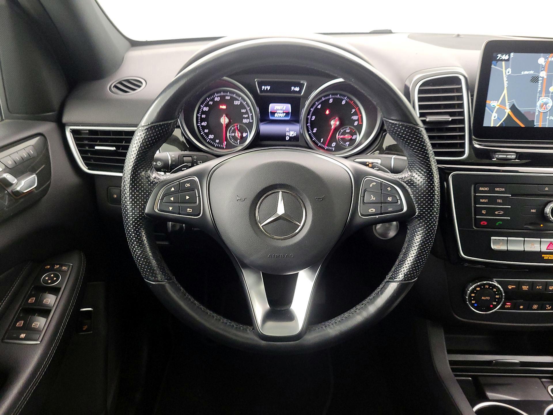 Thumbnail: 2016 Mercedes-Benz GLE - 10