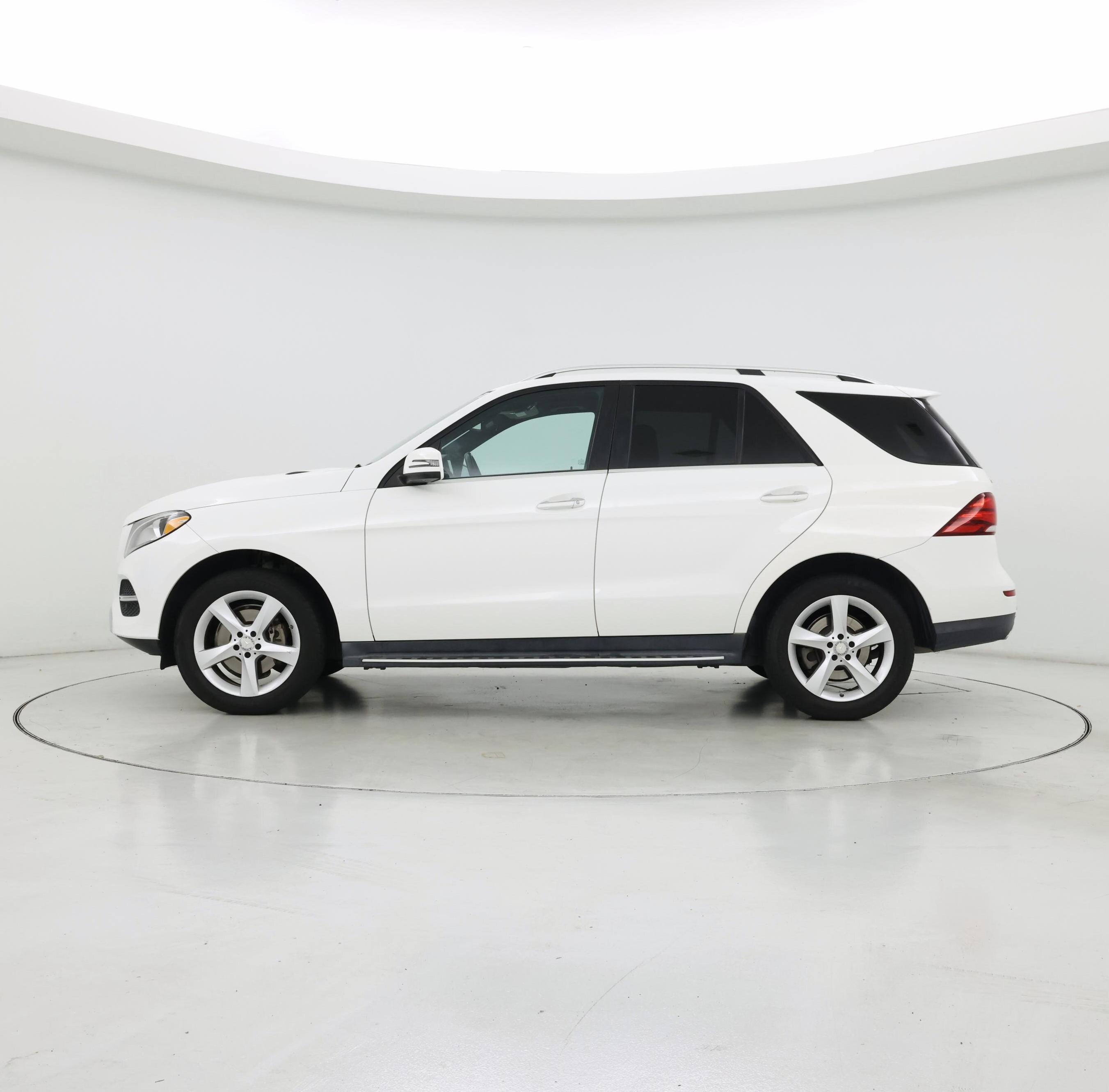 Thumbnail: 2016 Mercedes-Benz GLE - 3