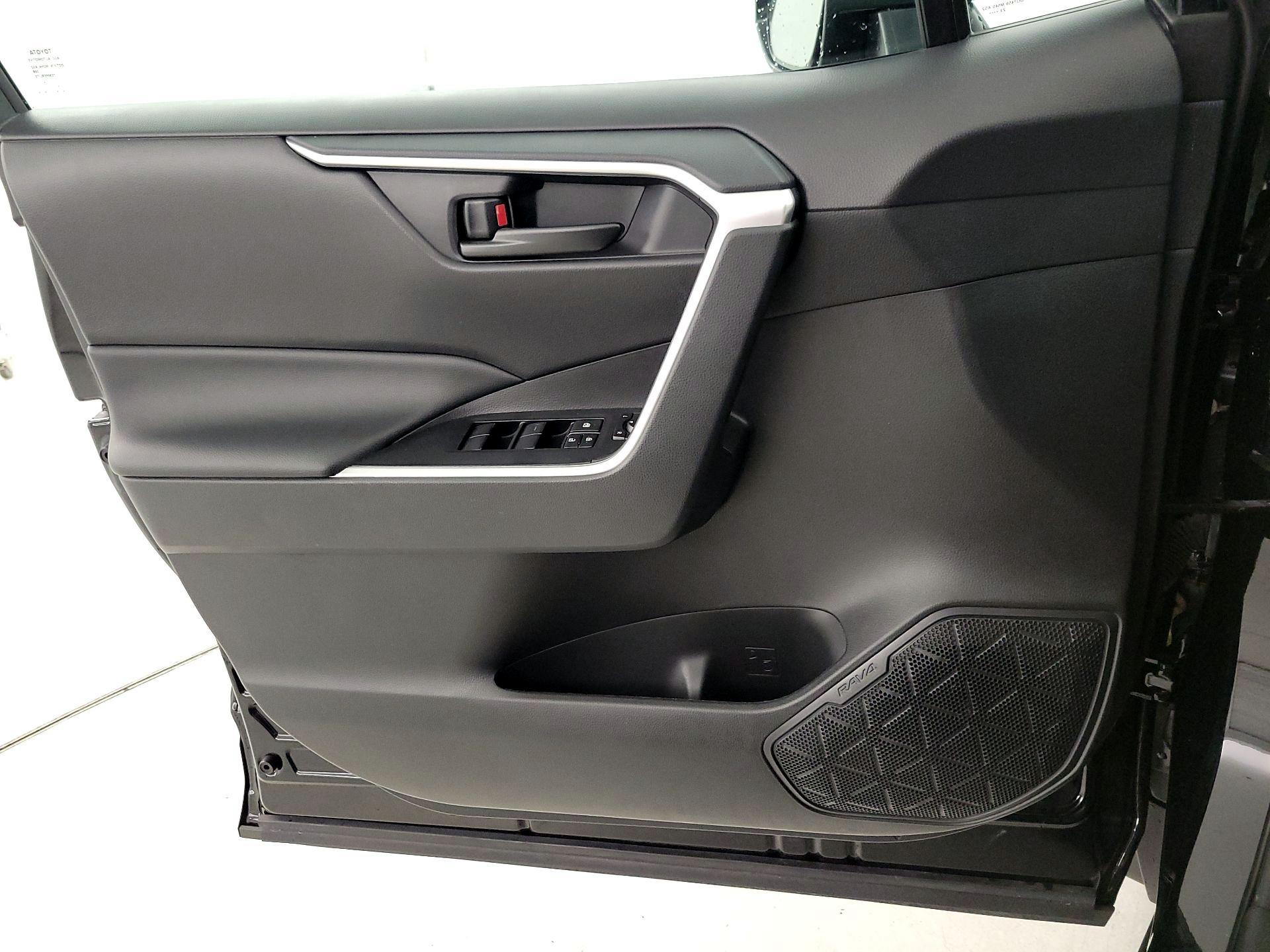 Thumbnail: 2024 Toyota RAV4 - 12