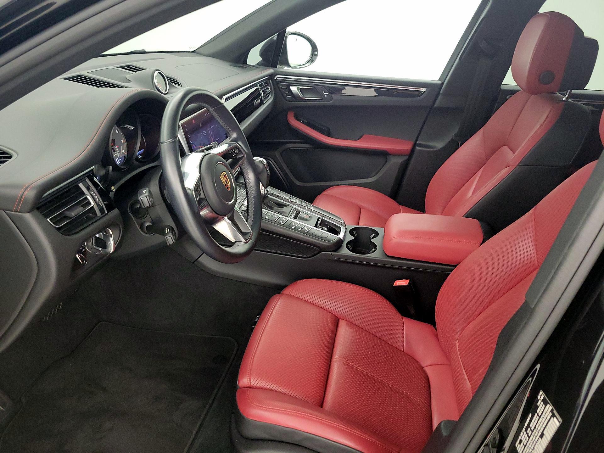 Thumbnail: 2020 Porsche Macan - 11