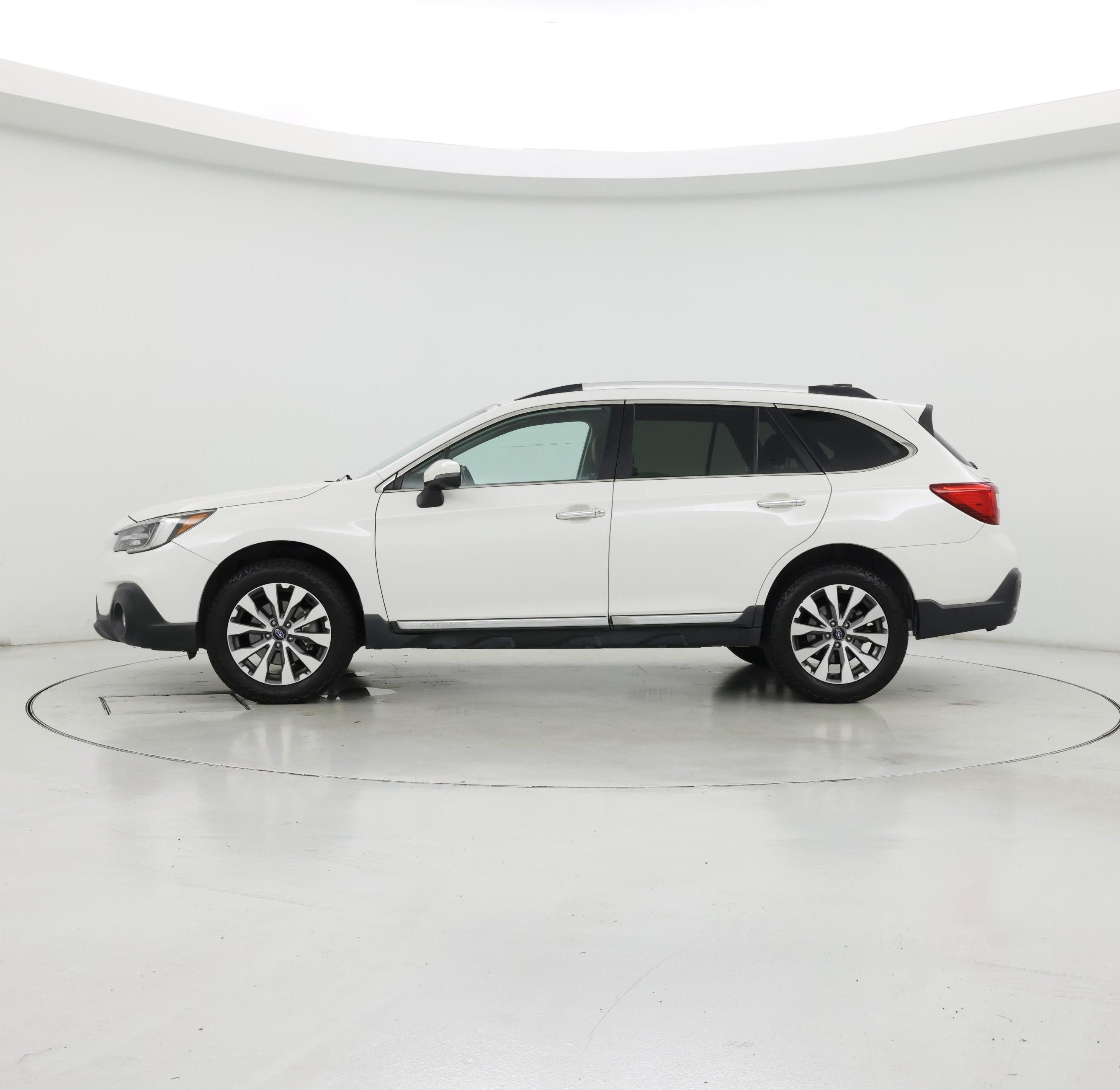 Thumbnail: 2018 Subaru Outback - 3