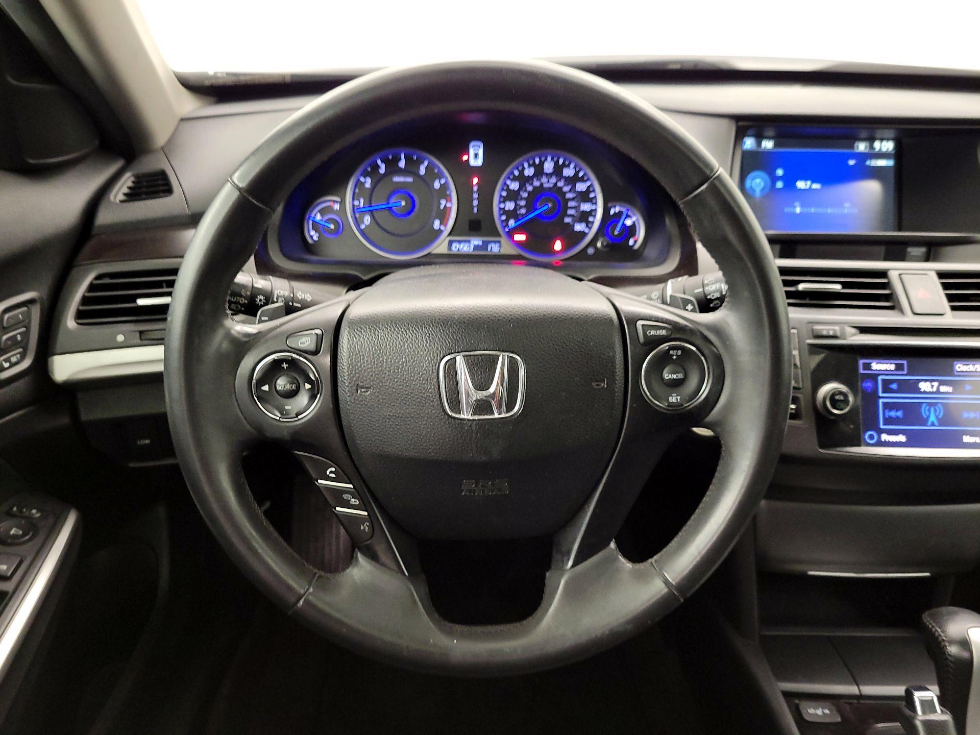 Thumbnail: 2015 Honda Accord Crosstour - 10
