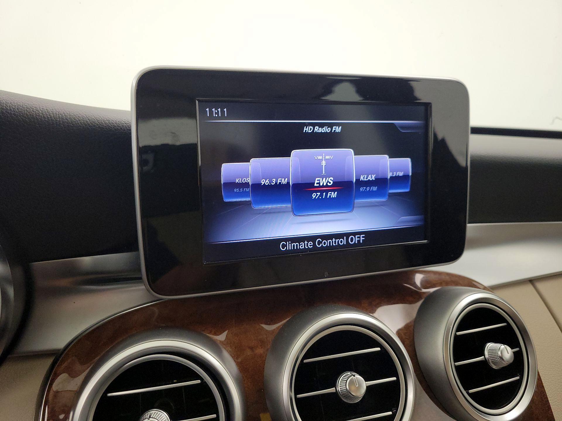 Thumbnail: 2016 Mercedes-Benz C-Class - 15