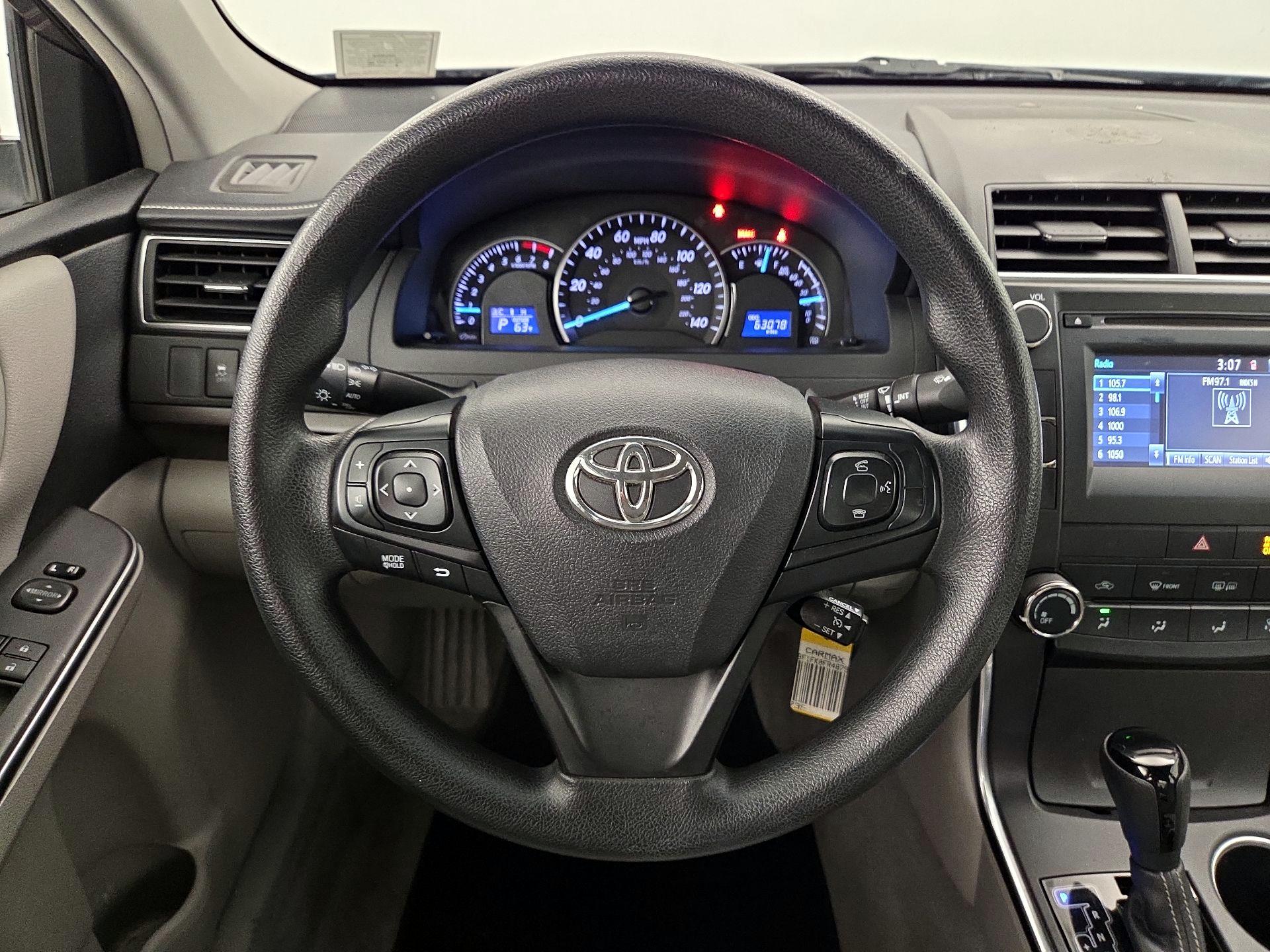 Thumbnail: 2015 Toyota Camry - 10