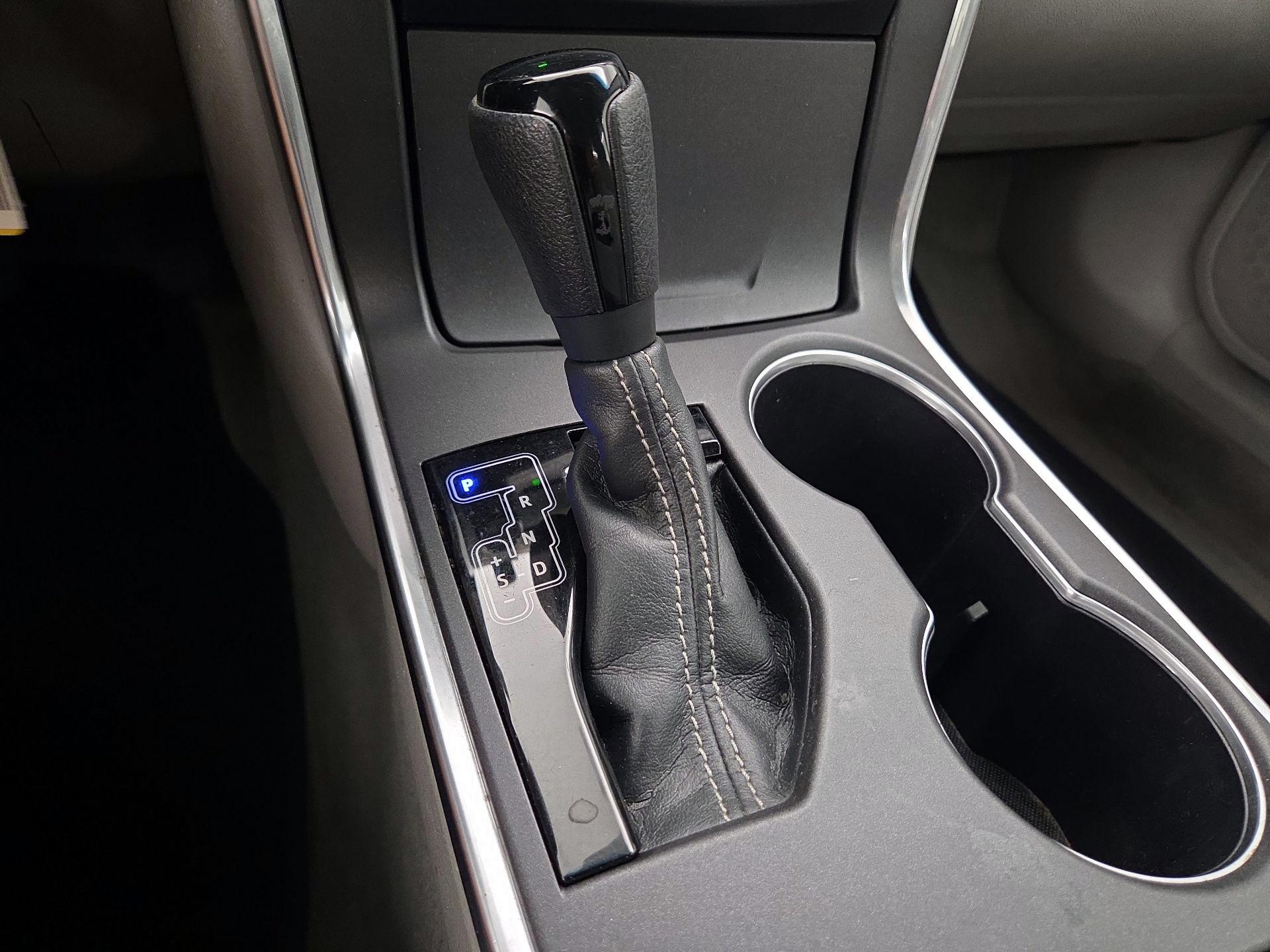 Thumbnail: 2015 Toyota Camry - 17