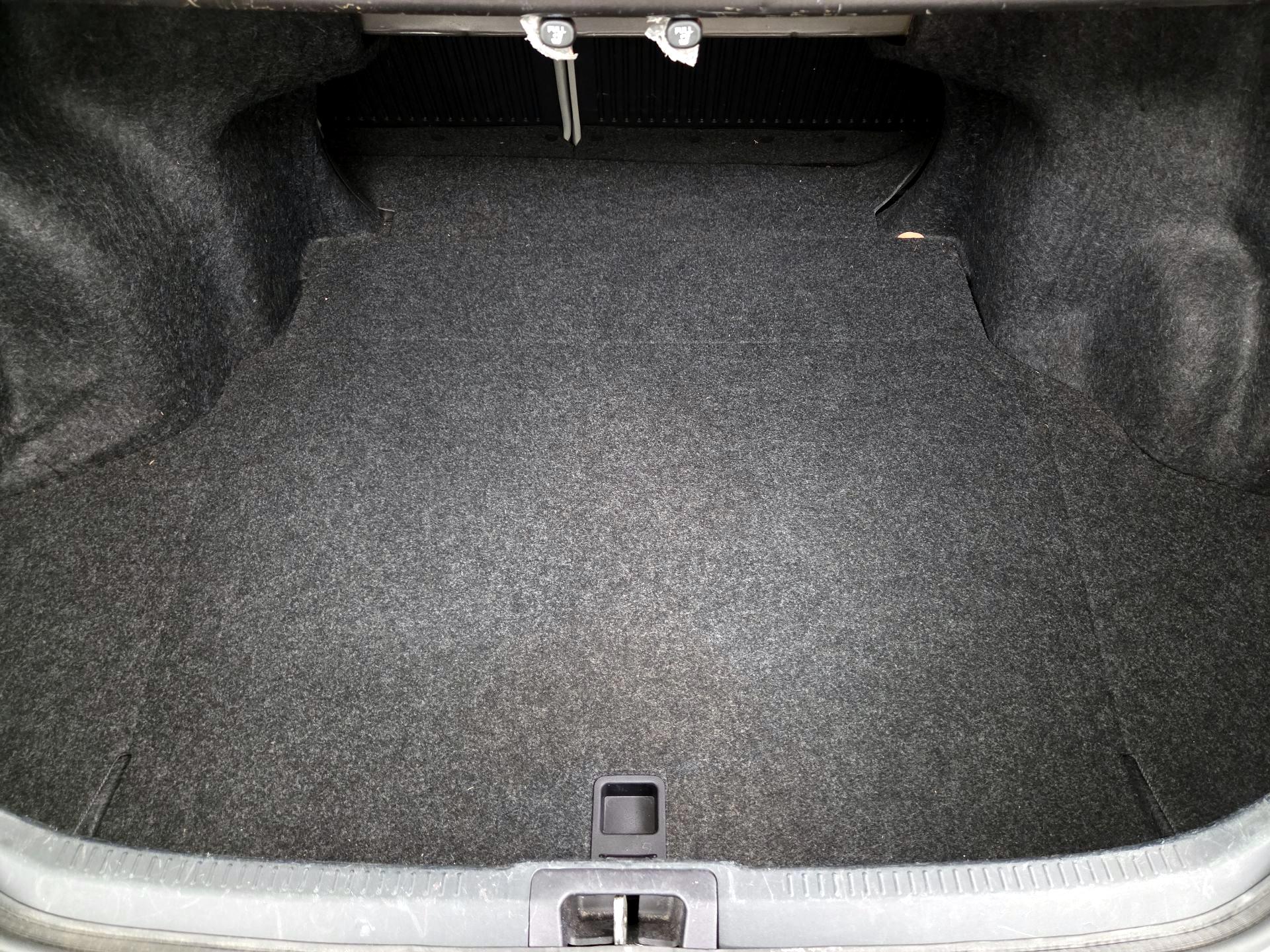 Thumbnail: 2015 Toyota Camry - 20