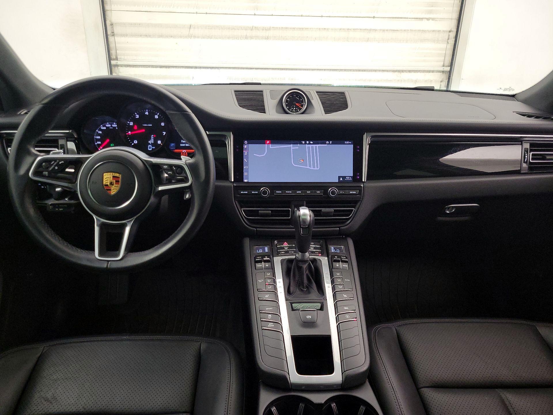 Thumbnail: 2021 Porsche Macan - 9