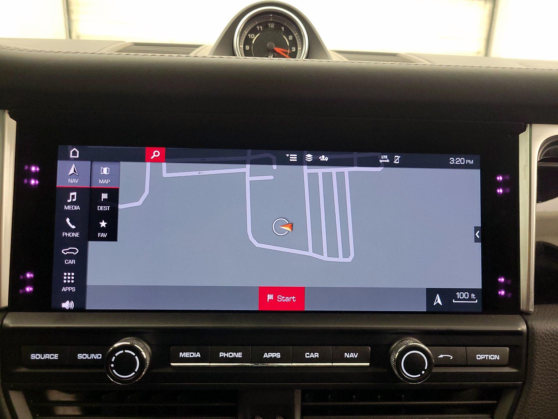 Thumbnail: 2021 Porsche Macan - 14