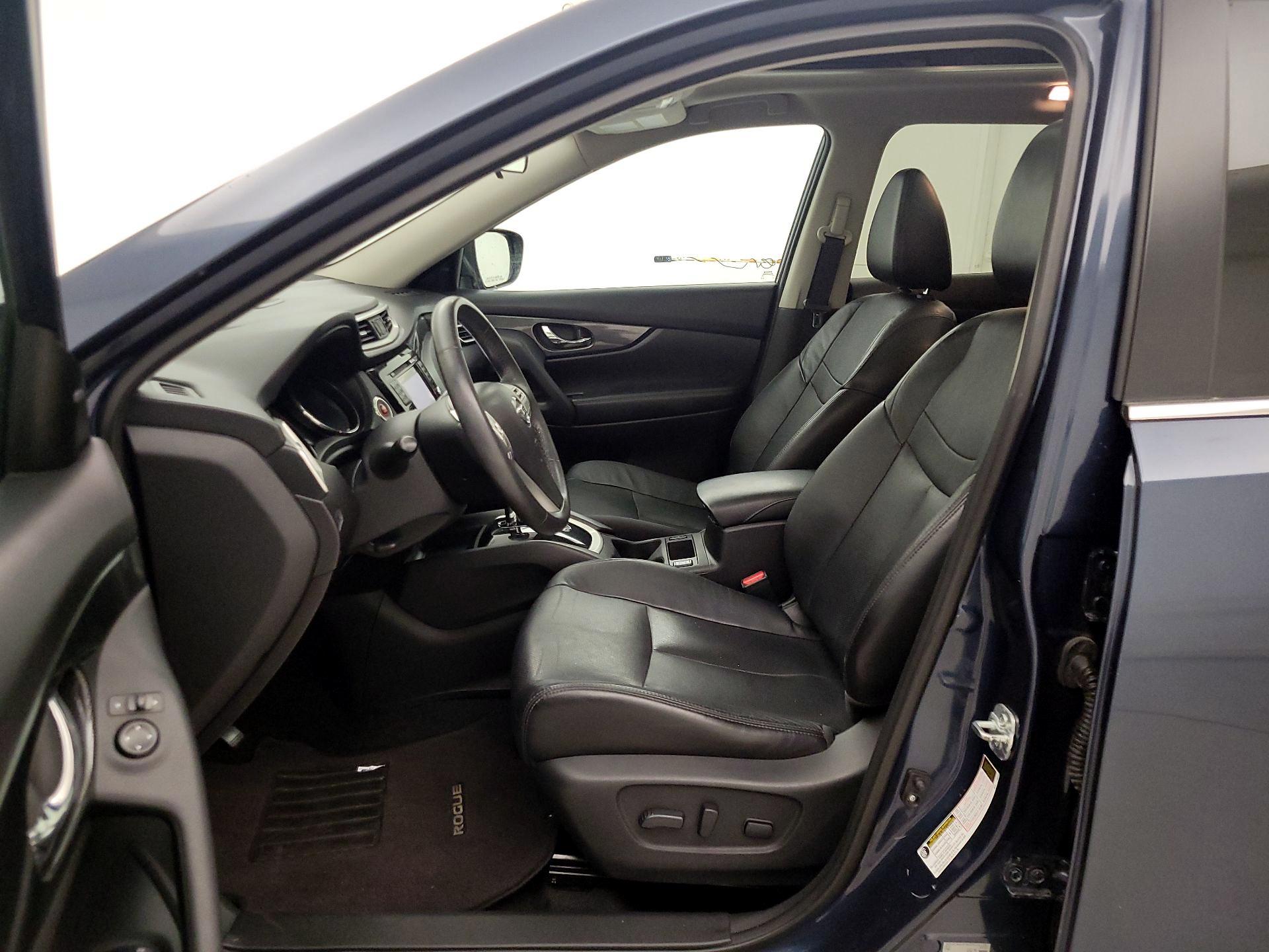 Thumbnail: 2015 Nissan Rogue - 11