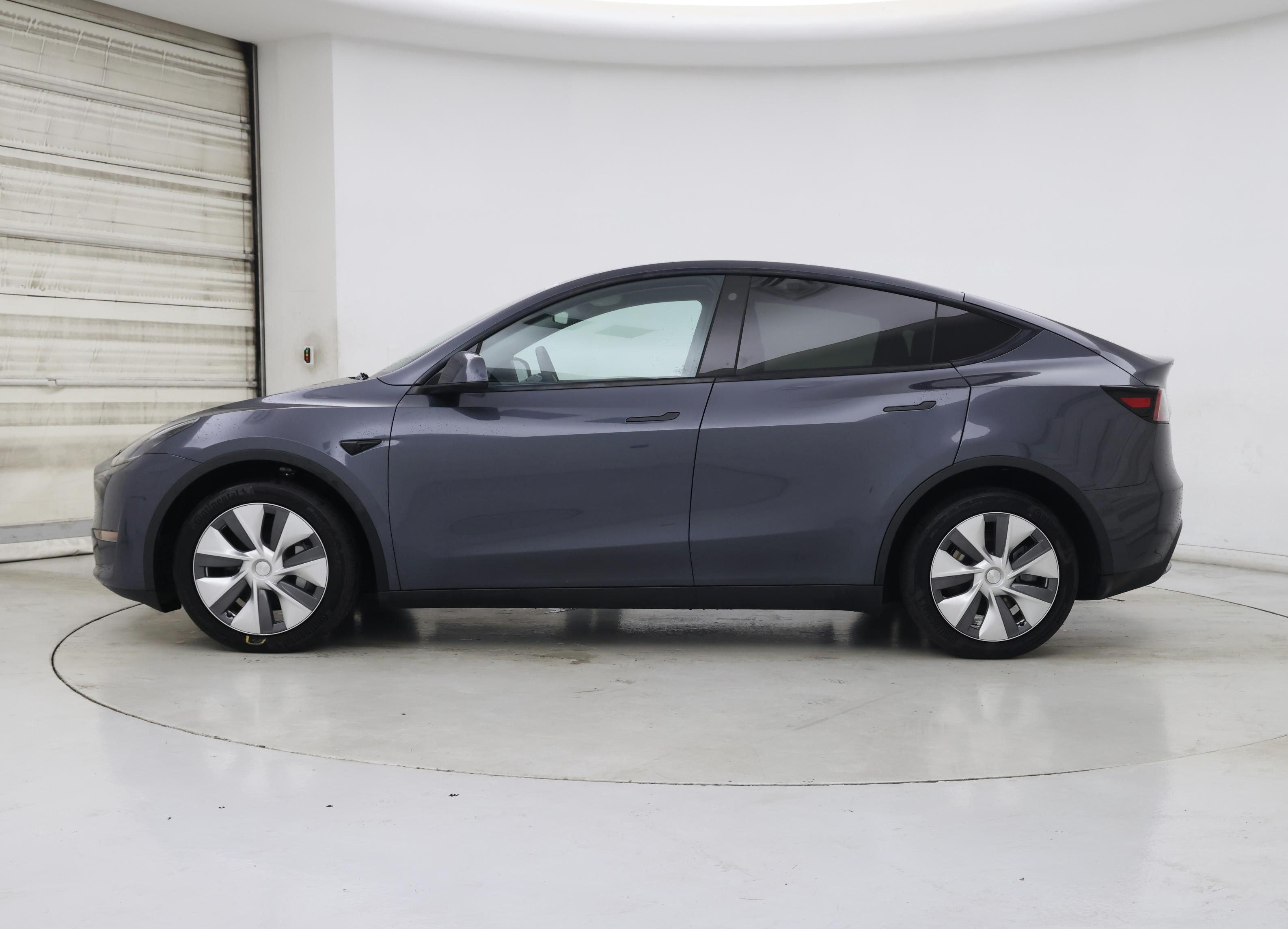 Thumbnail: 2023 Tesla Model Y - 3