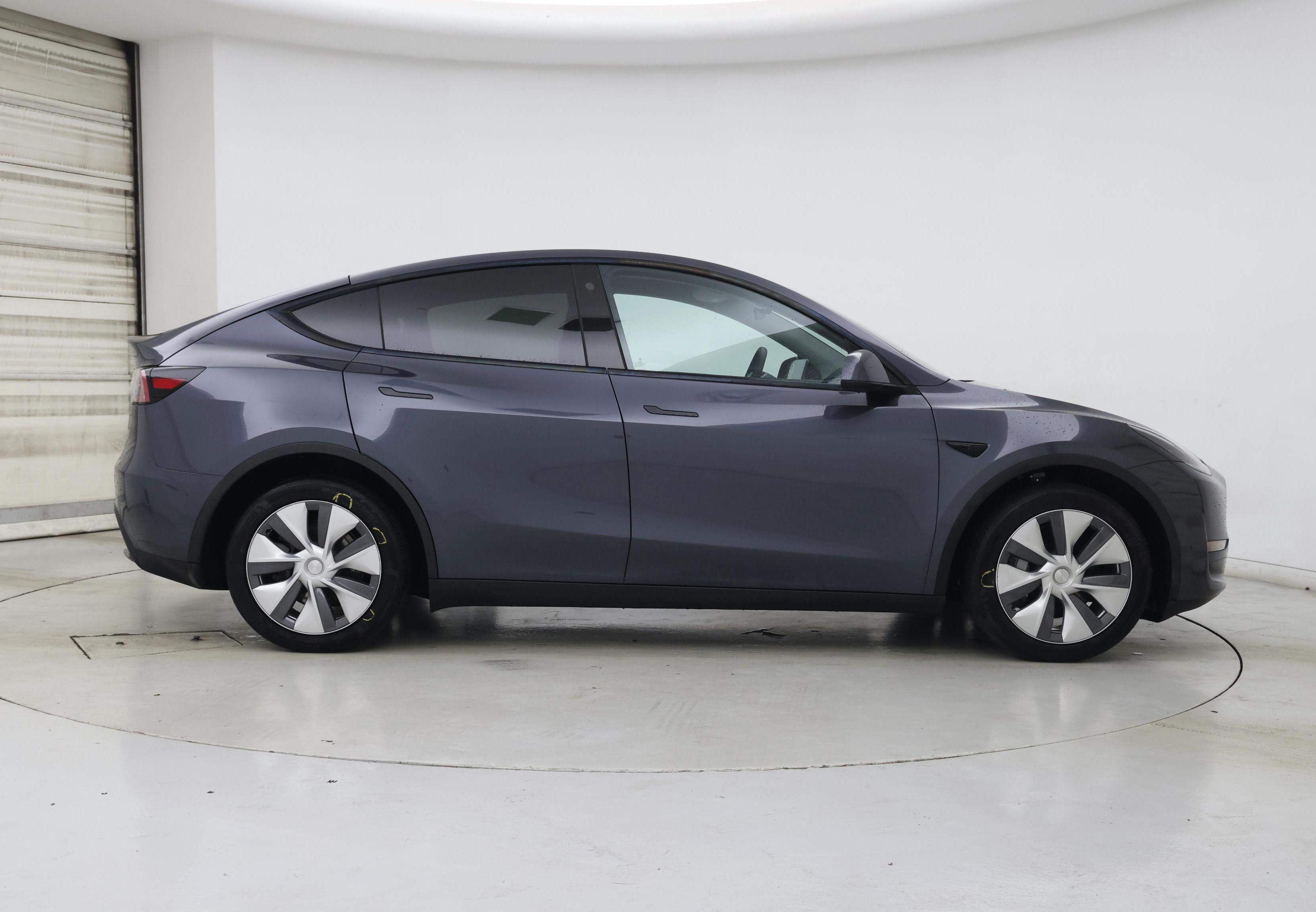 Thumbnail: 2023 Tesla Model Y - 7