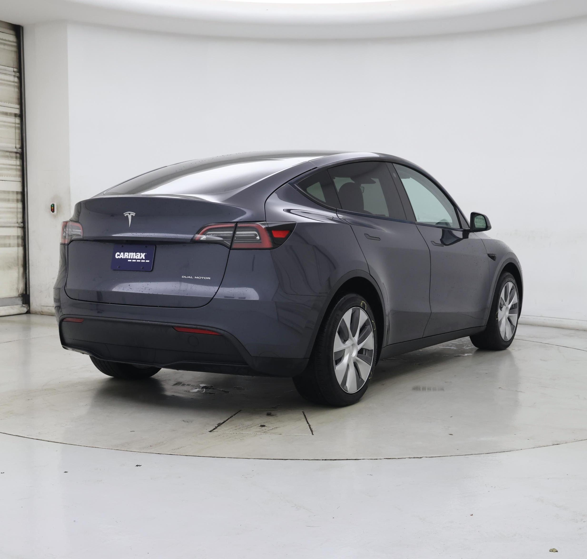 Thumbnail: 2023 Tesla Model Y - 8