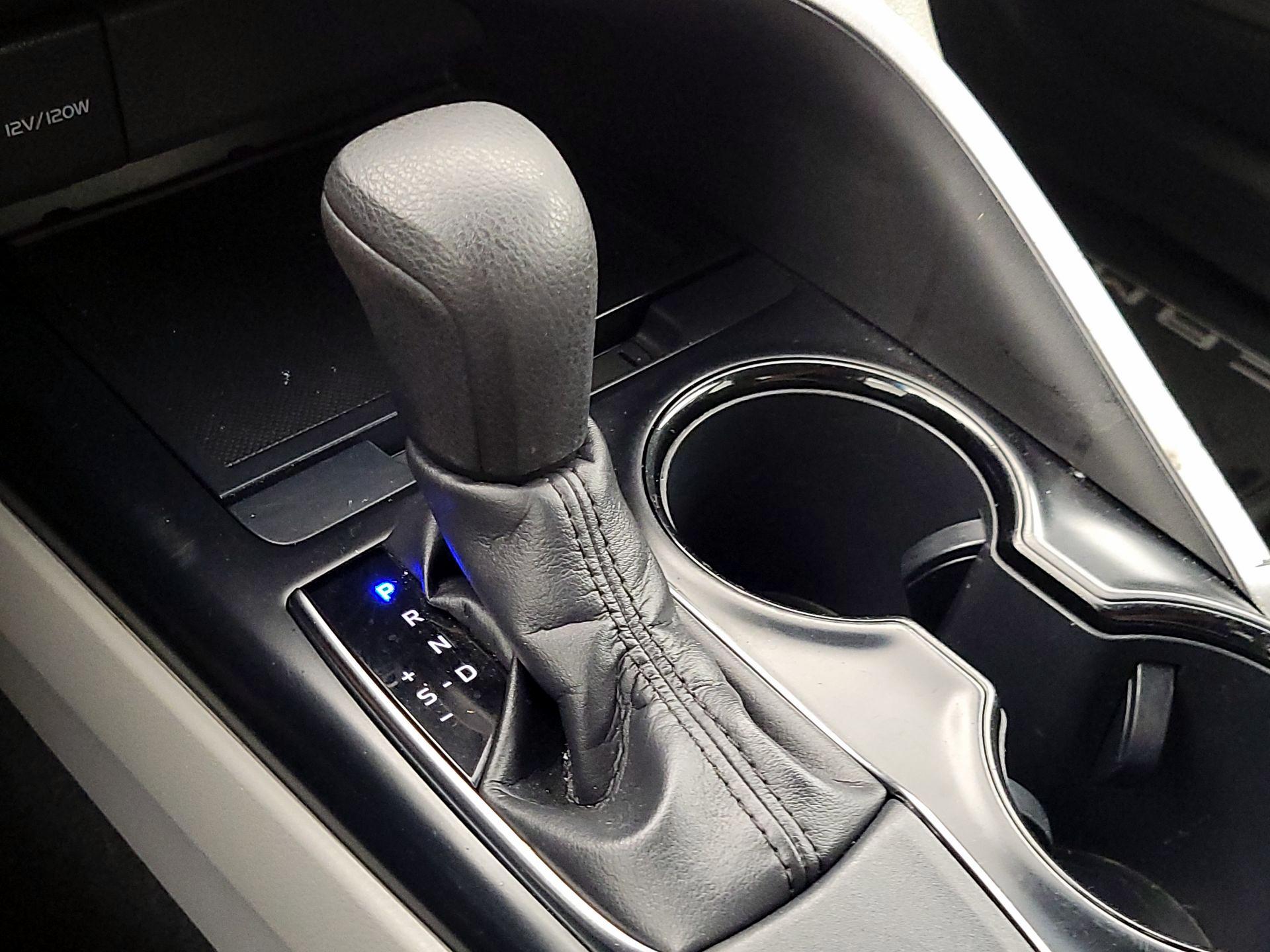Thumbnail: 2018 Toyota Camry - 15