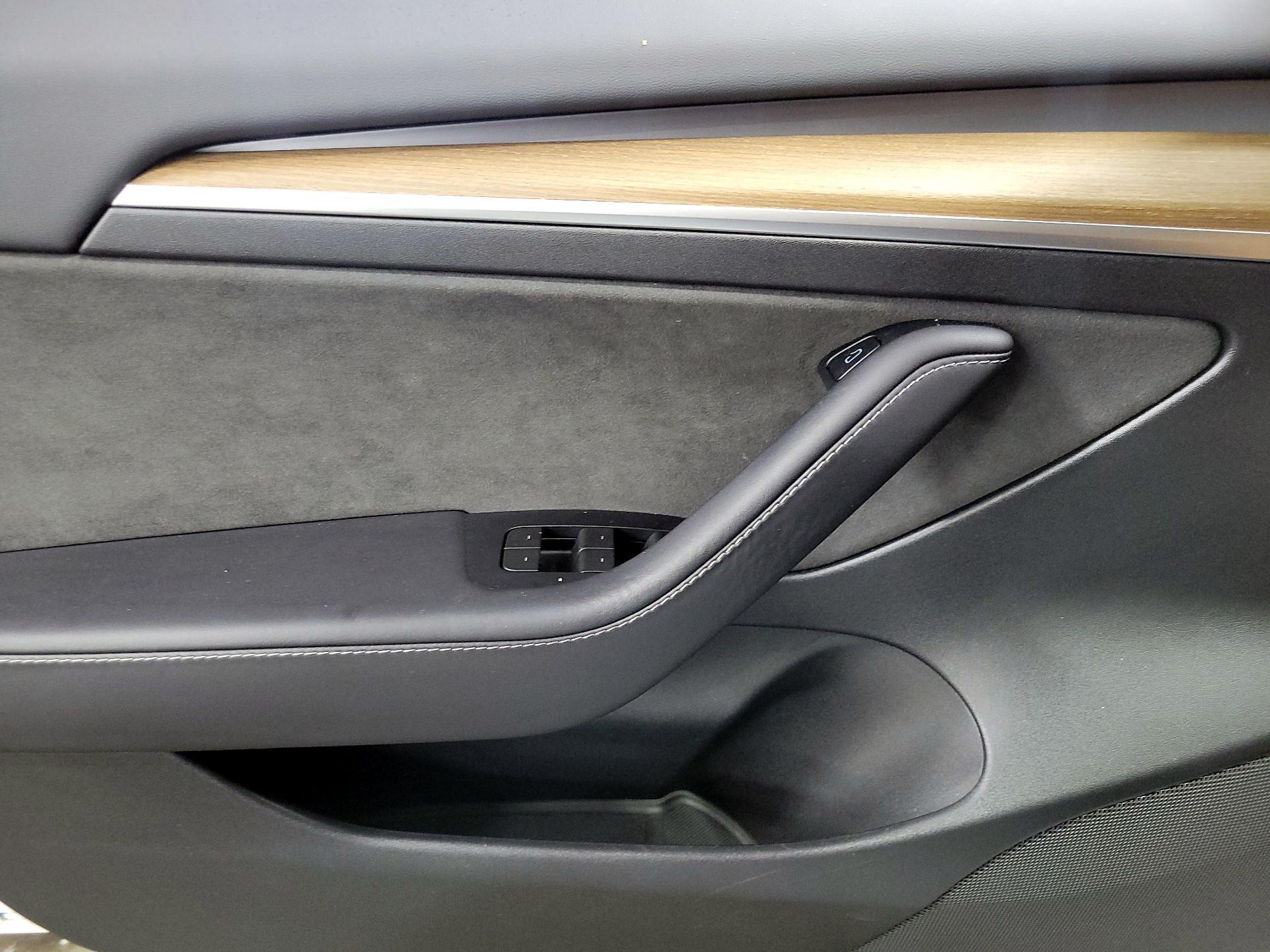 Thumbnail: 2023 Tesla Model 3 - 12
