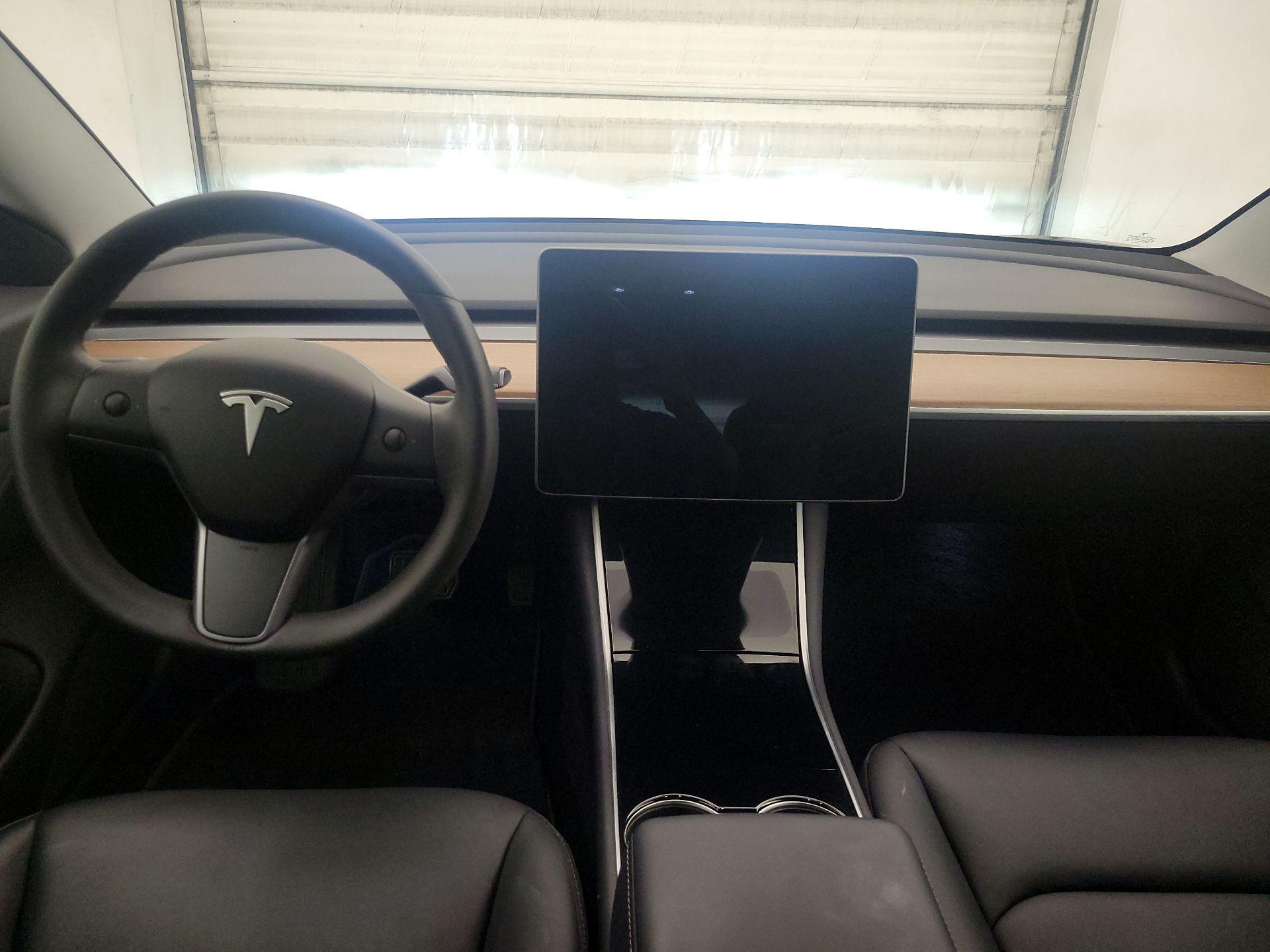 Thumbnail: 2019 Tesla Model 3 - 9