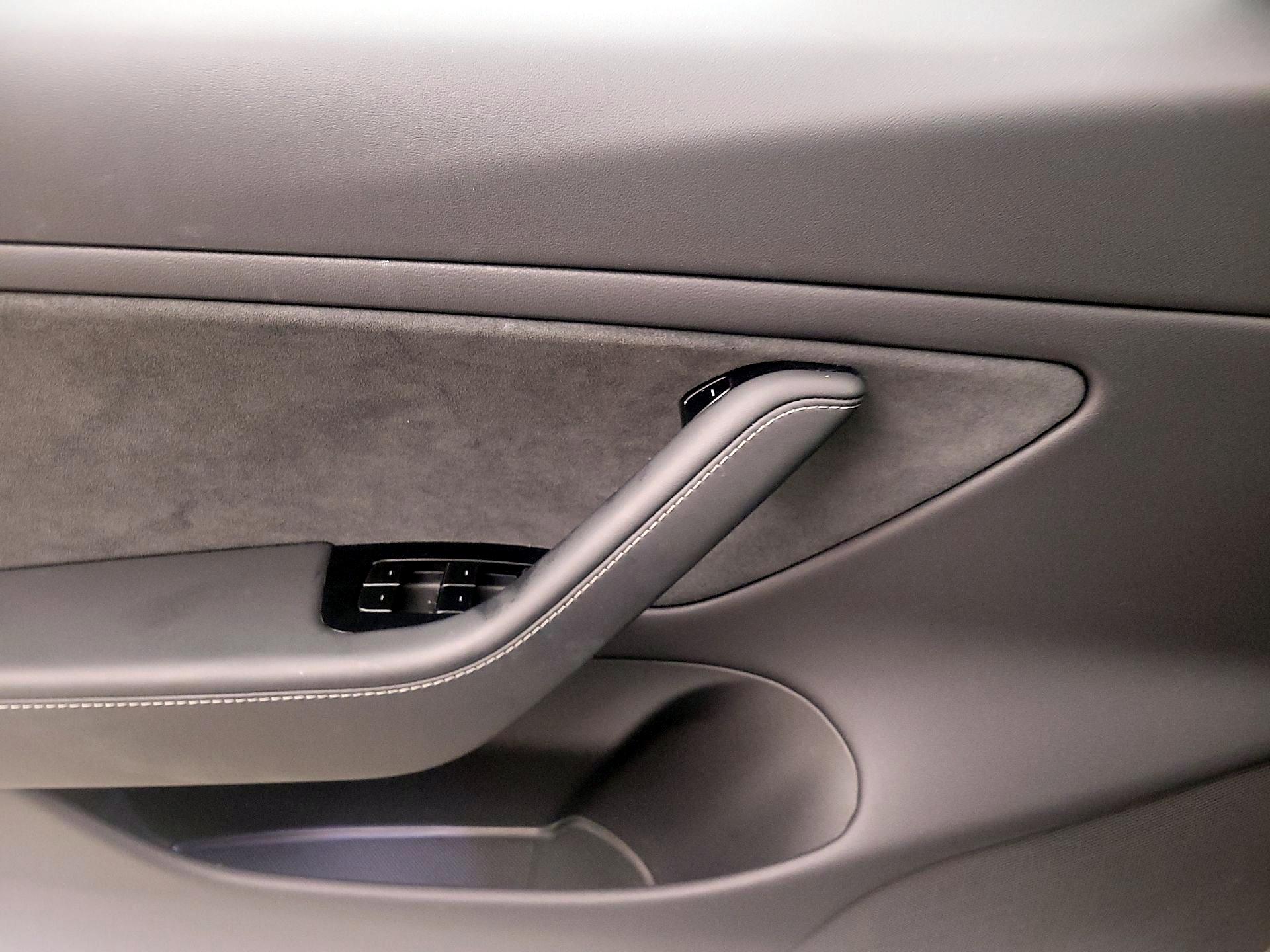 Thumbnail: 2019 Tesla Model 3 - 12