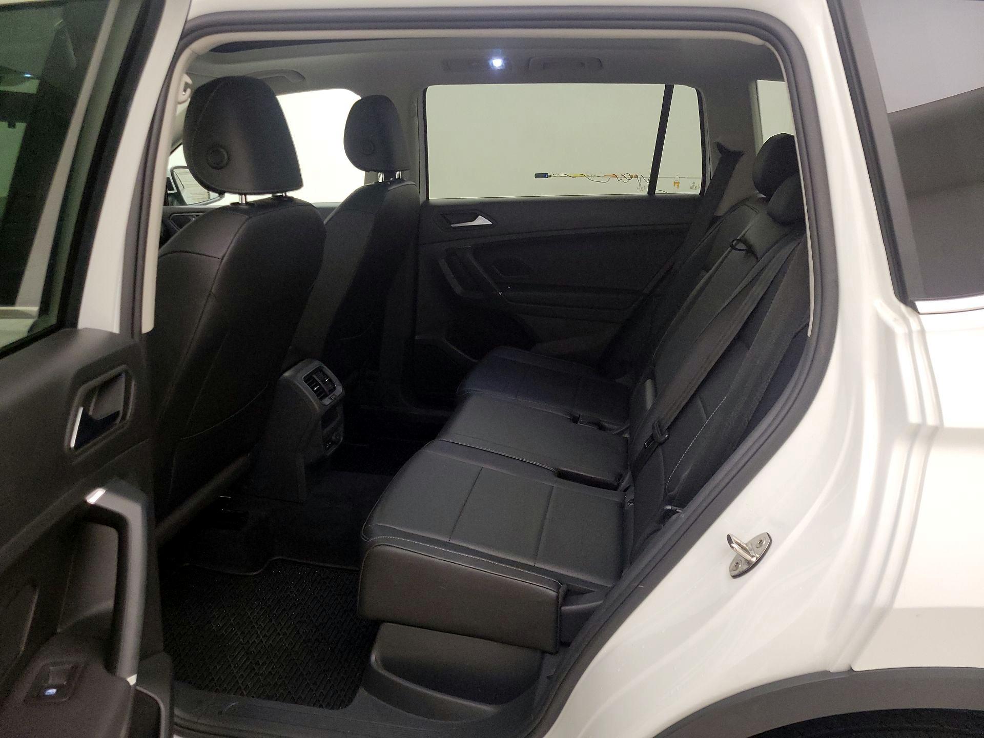 Thumbnail: 2020 Volkswagen Tiguan - 20