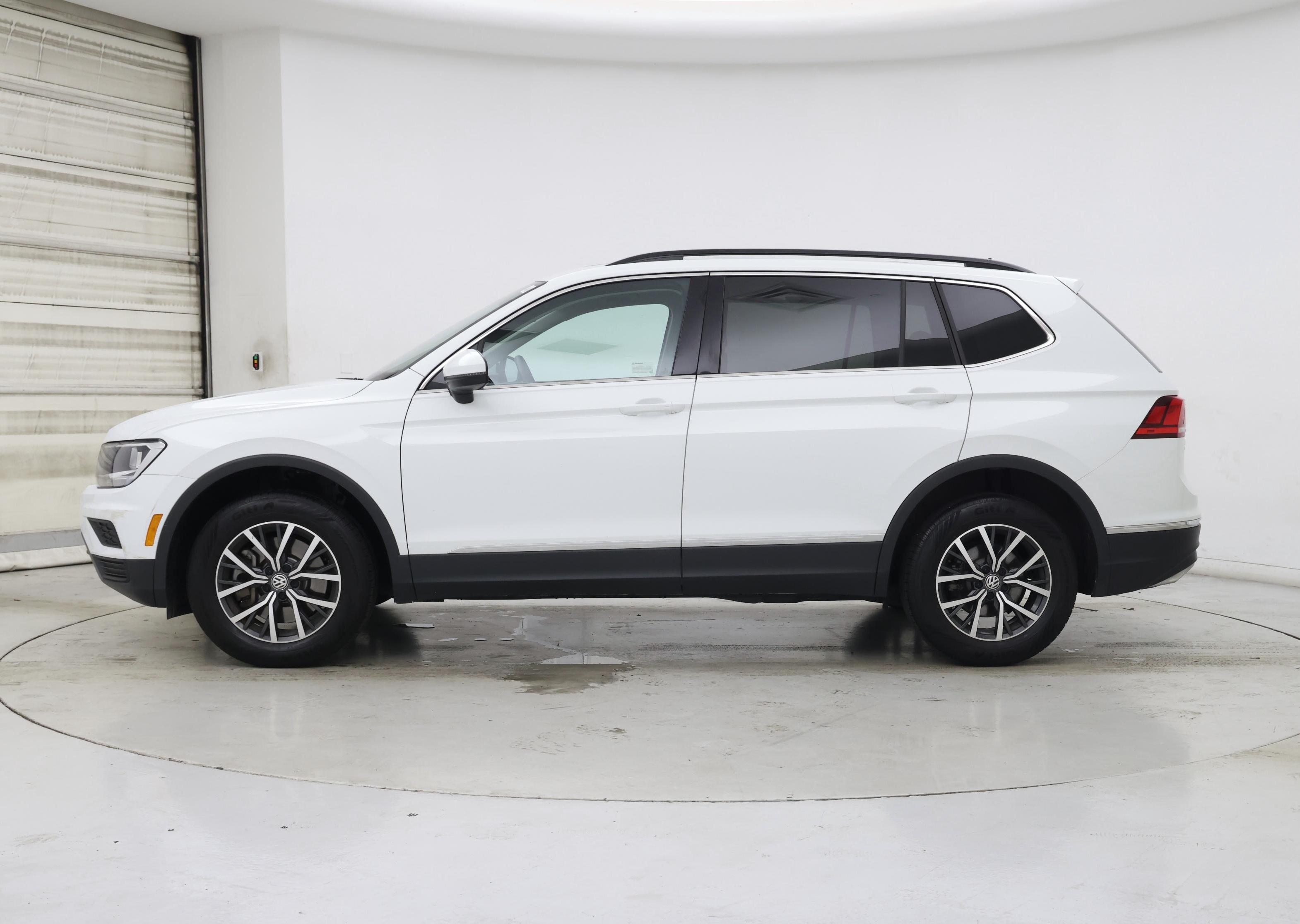 Thumbnail: 2020 Volkswagen Tiguan - 3