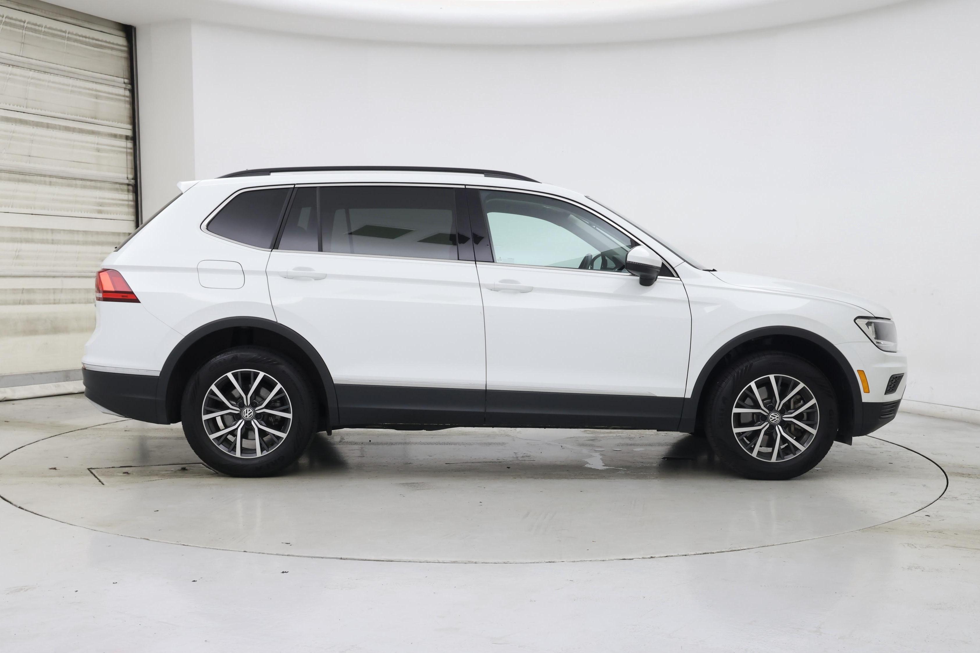 Thumbnail: 2020 Volkswagen Tiguan - 7