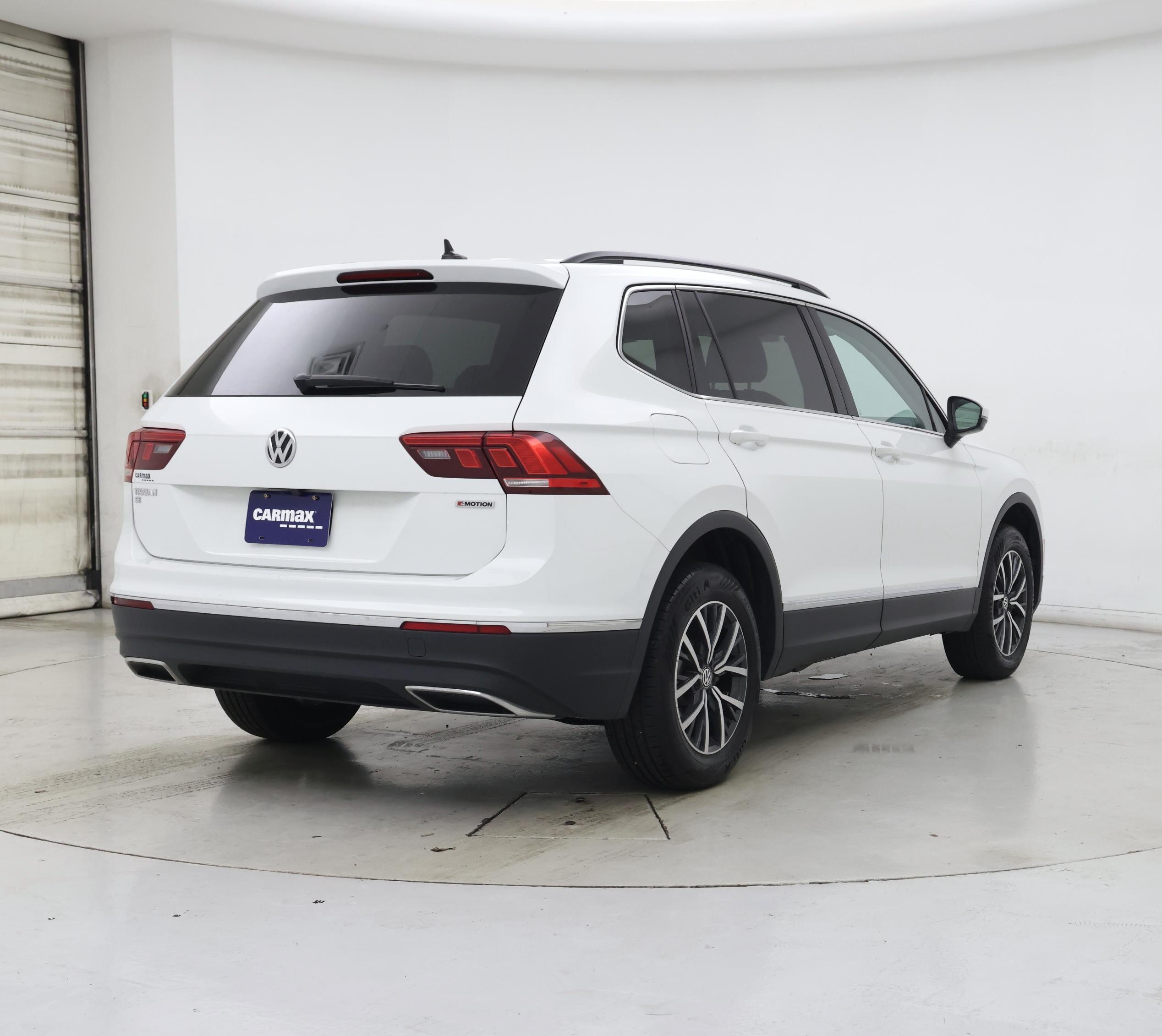 Thumbnail: 2020 Volkswagen Tiguan - 8