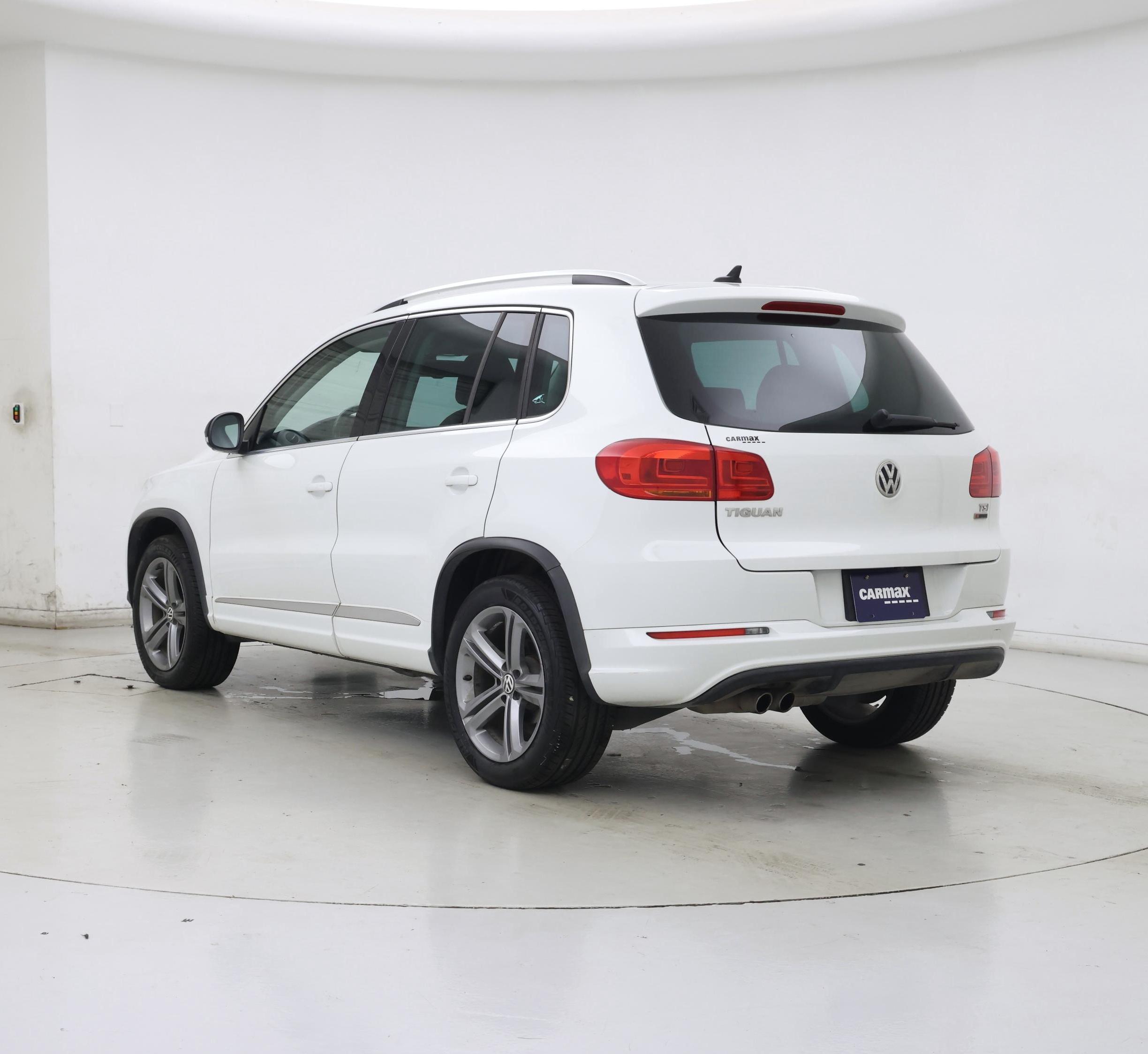 Thumbnail: 2017 Volkswagen Tiguan - 2
