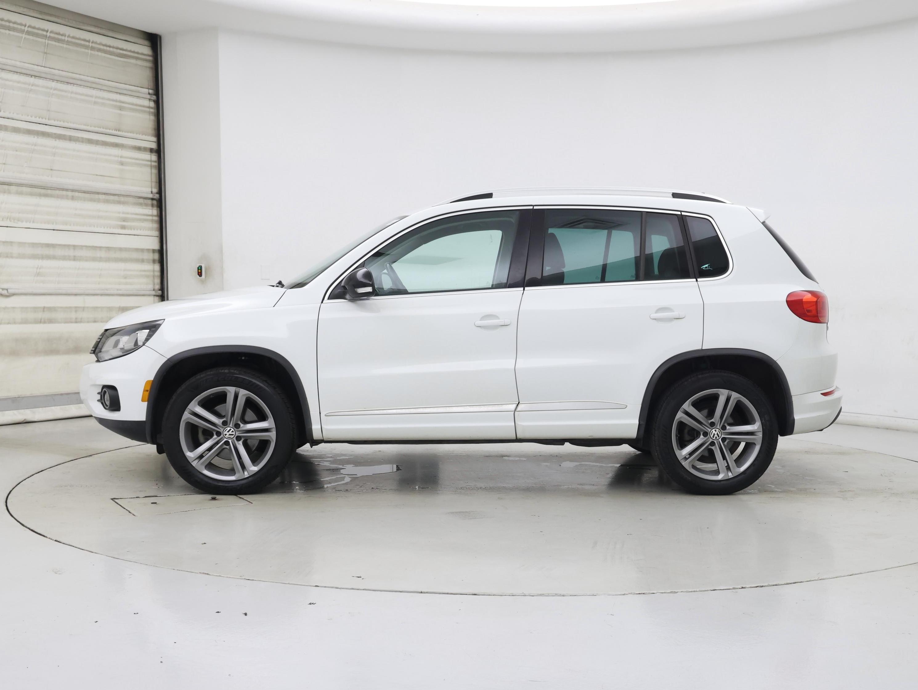 Thumbnail: 2017 Volkswagen Tiguan - 3