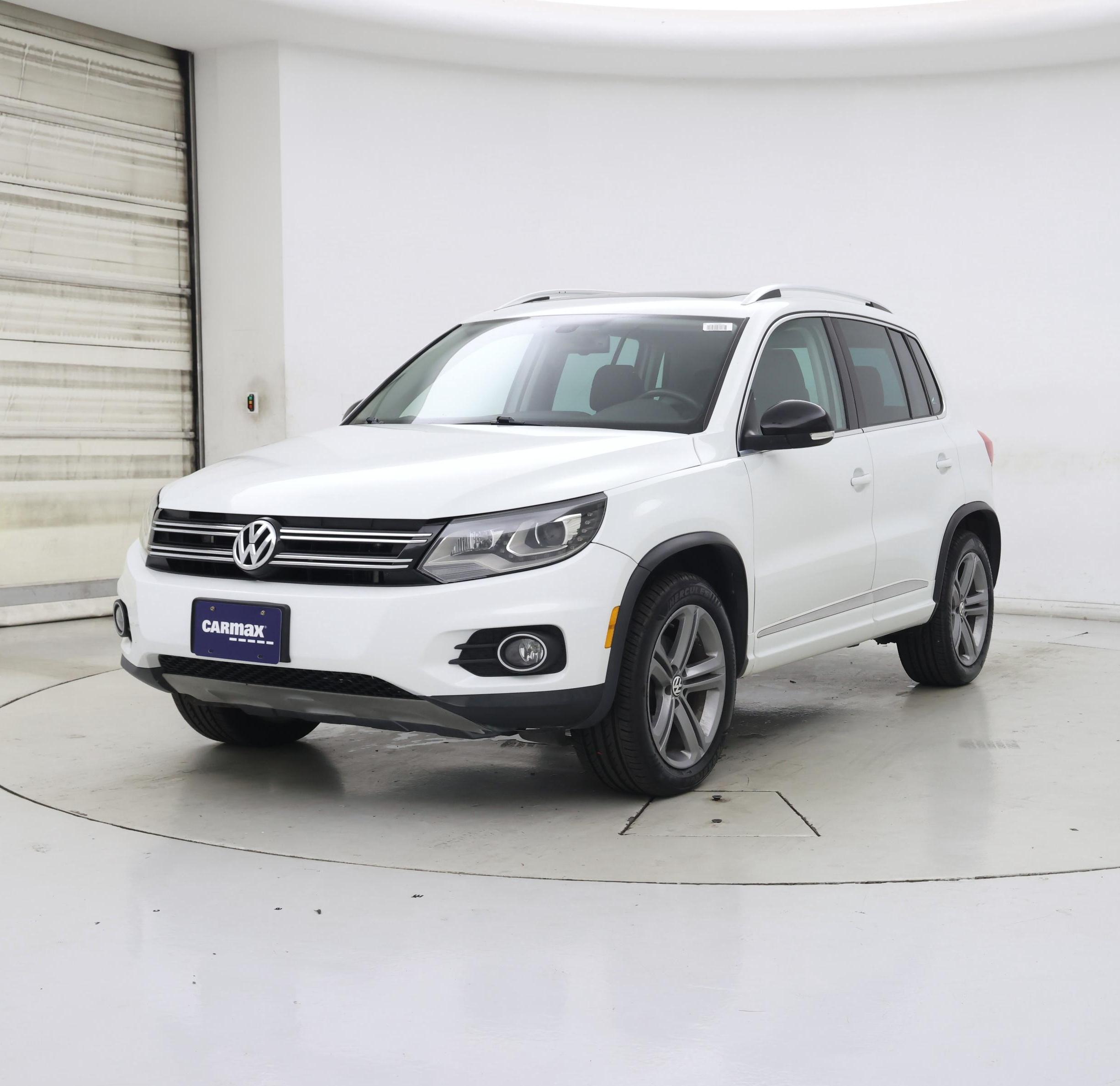 Thumbnail: 2017 Volkswagen Tiguan - 4