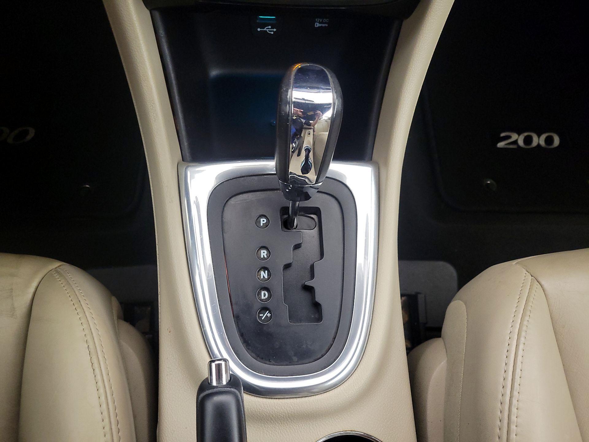 Thumbnail: 2014 Chrysler 200 - 14
