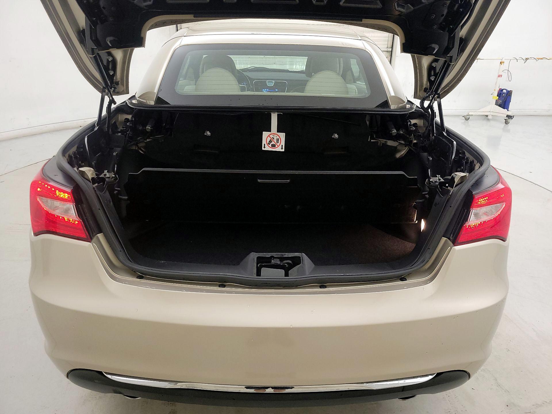 Thumbnail: 2014 Chrysler 200 - 17