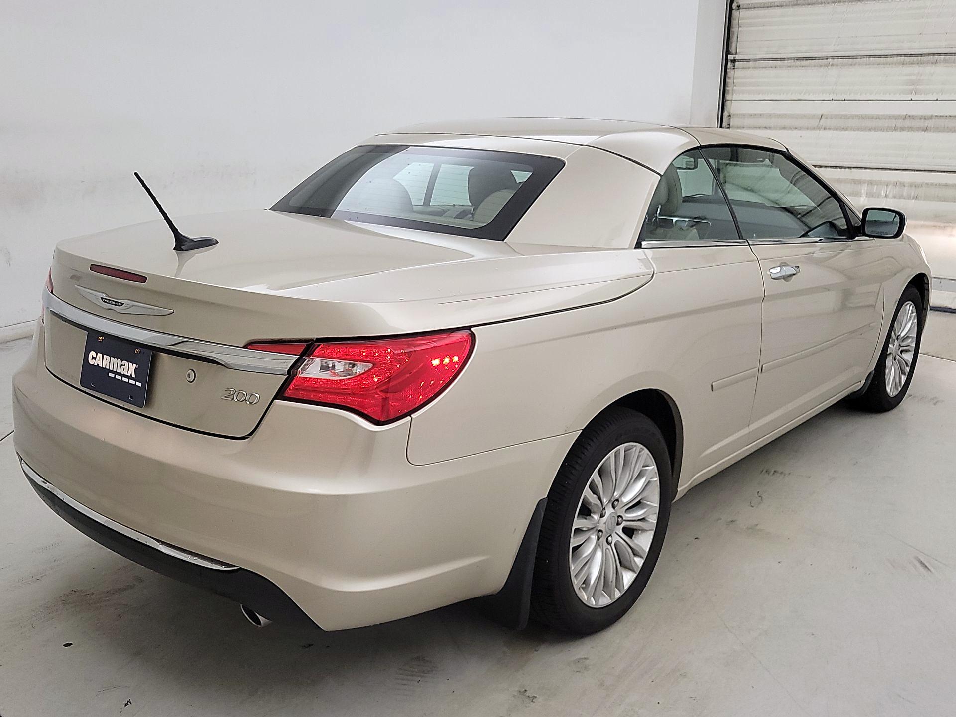 Thumbnail: 2014 Chrysler 200 - 5
