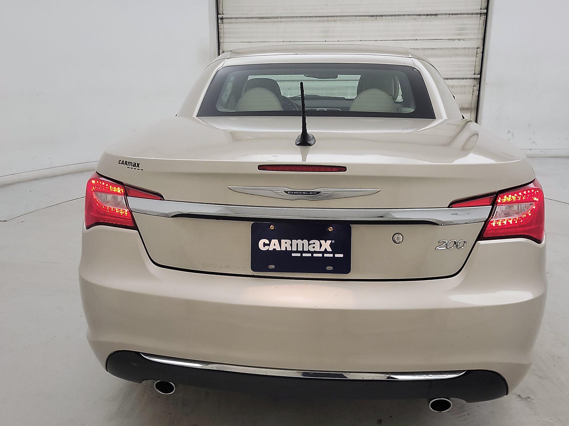 Thumbnail: 2014 Chrysler 200 - 6