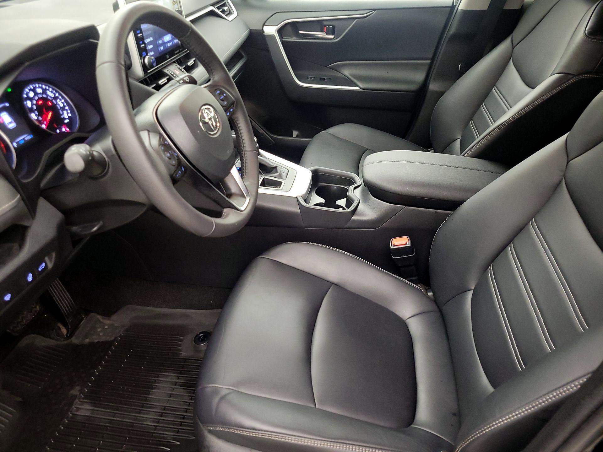 Thumbnail: 2021 Toyota RAV4 - 9