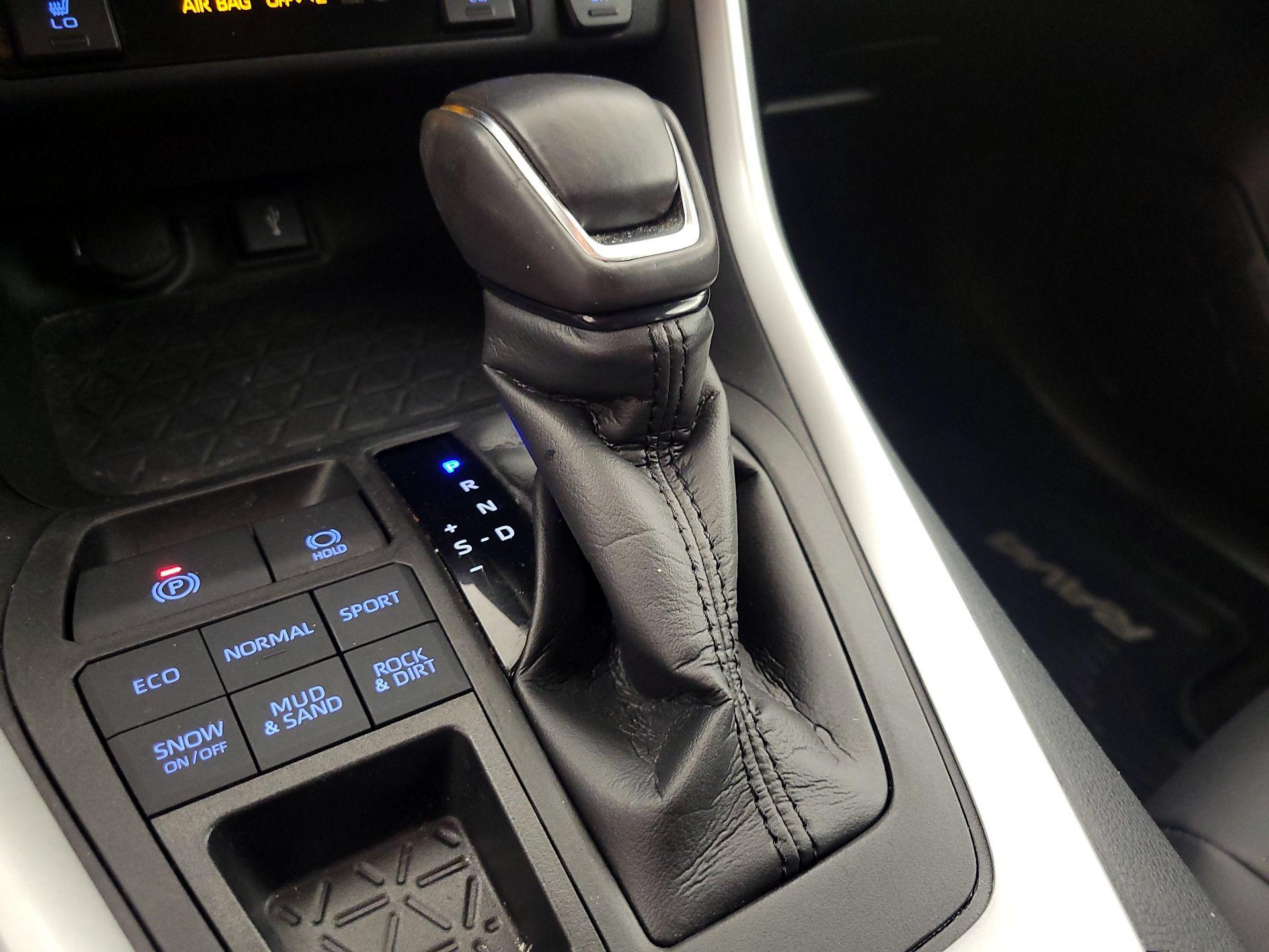 Thumbnail: 2021 Toyota RAV4 - 15