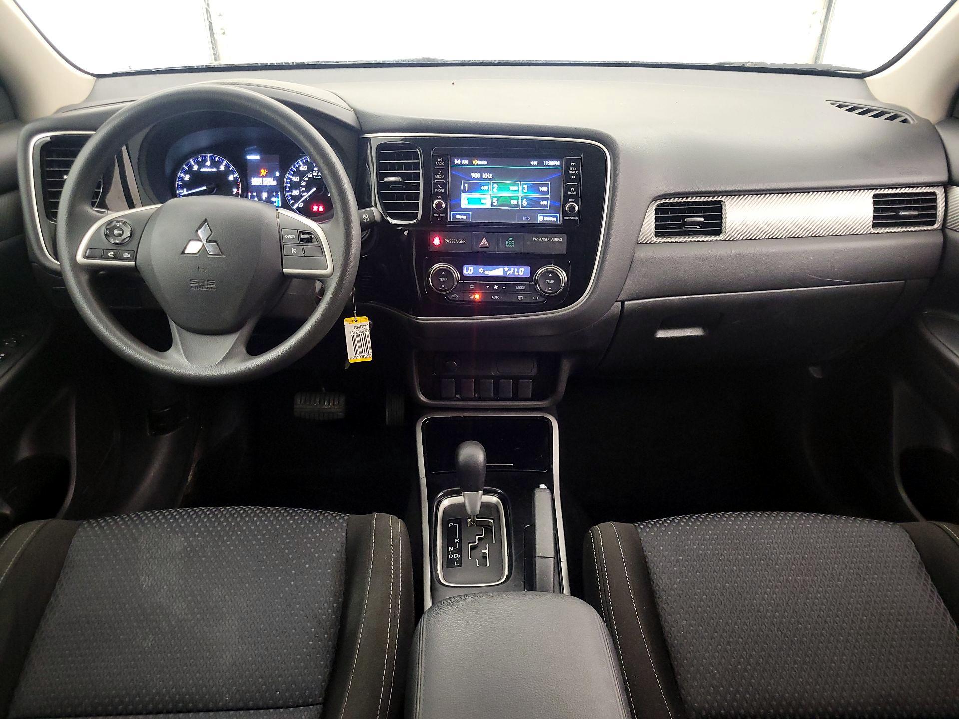Thumbnail: 2018 Mitsubishi Outlander - 9