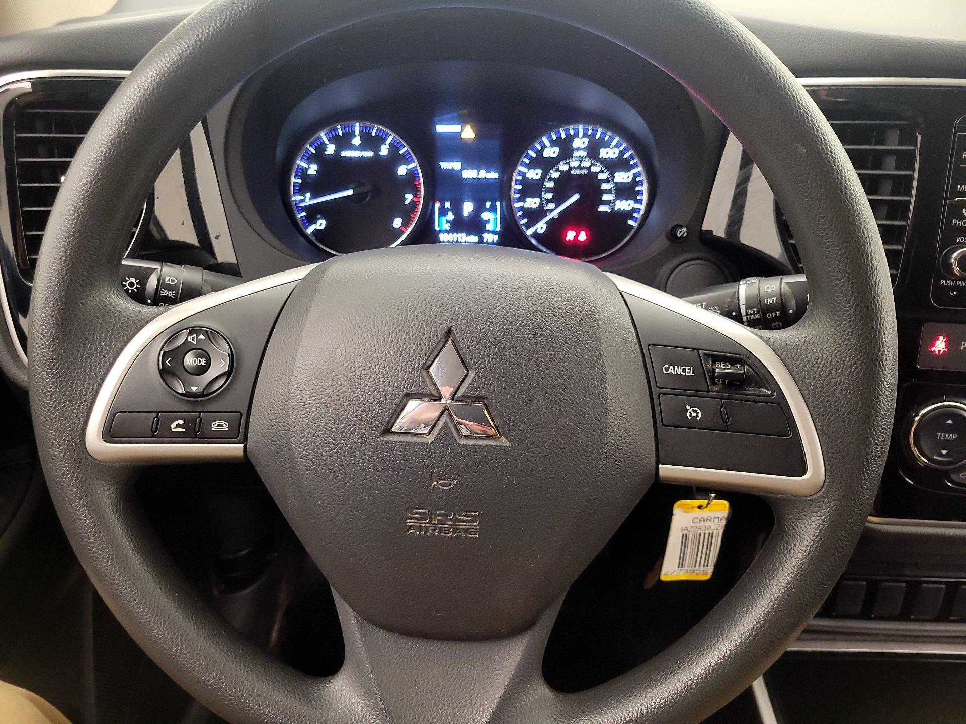 Thumbnail: 2018 Mitsubishi Outlander - 10