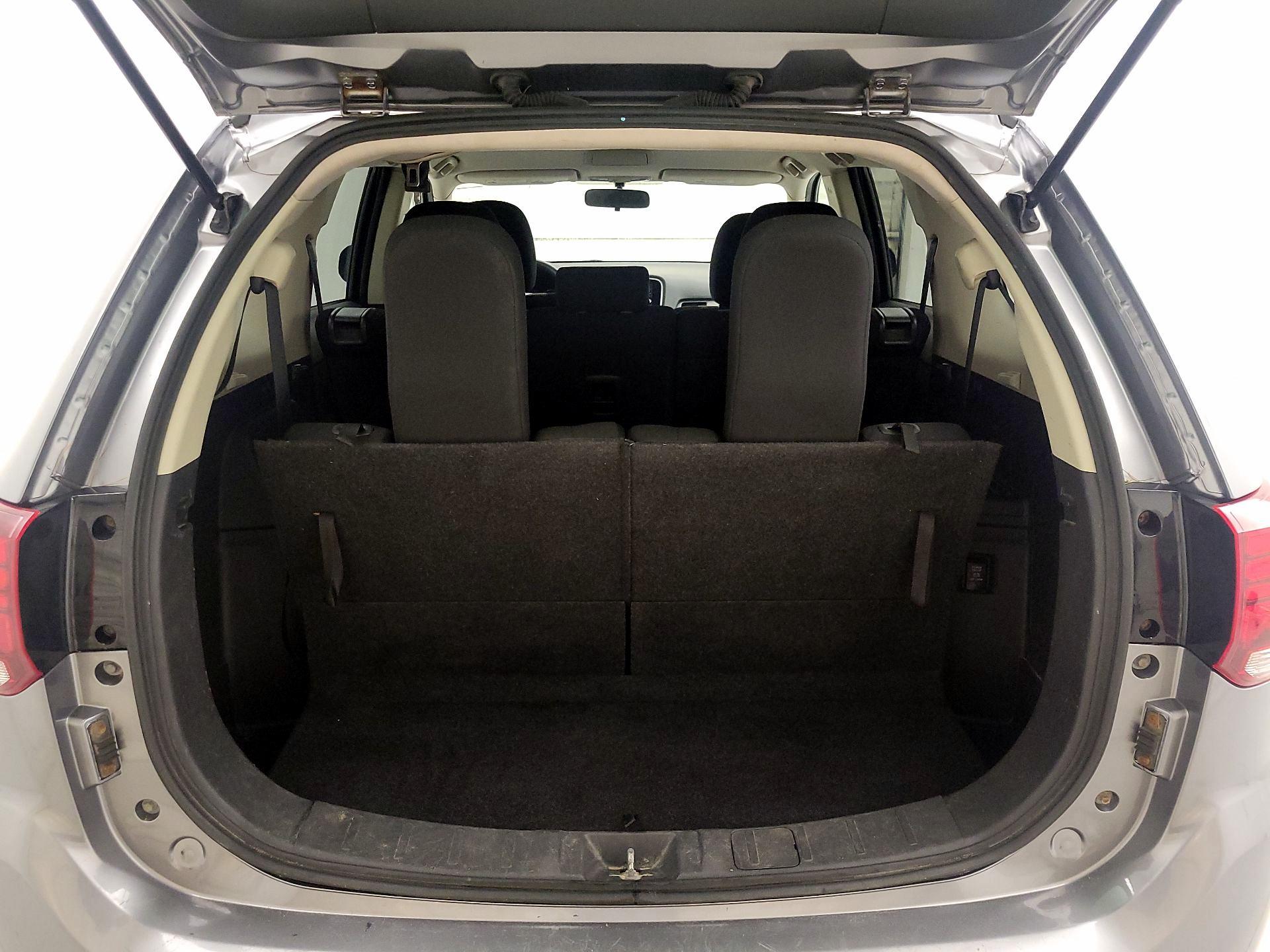 Thumbnail: 2018 Mitsubishi Outlander - 19