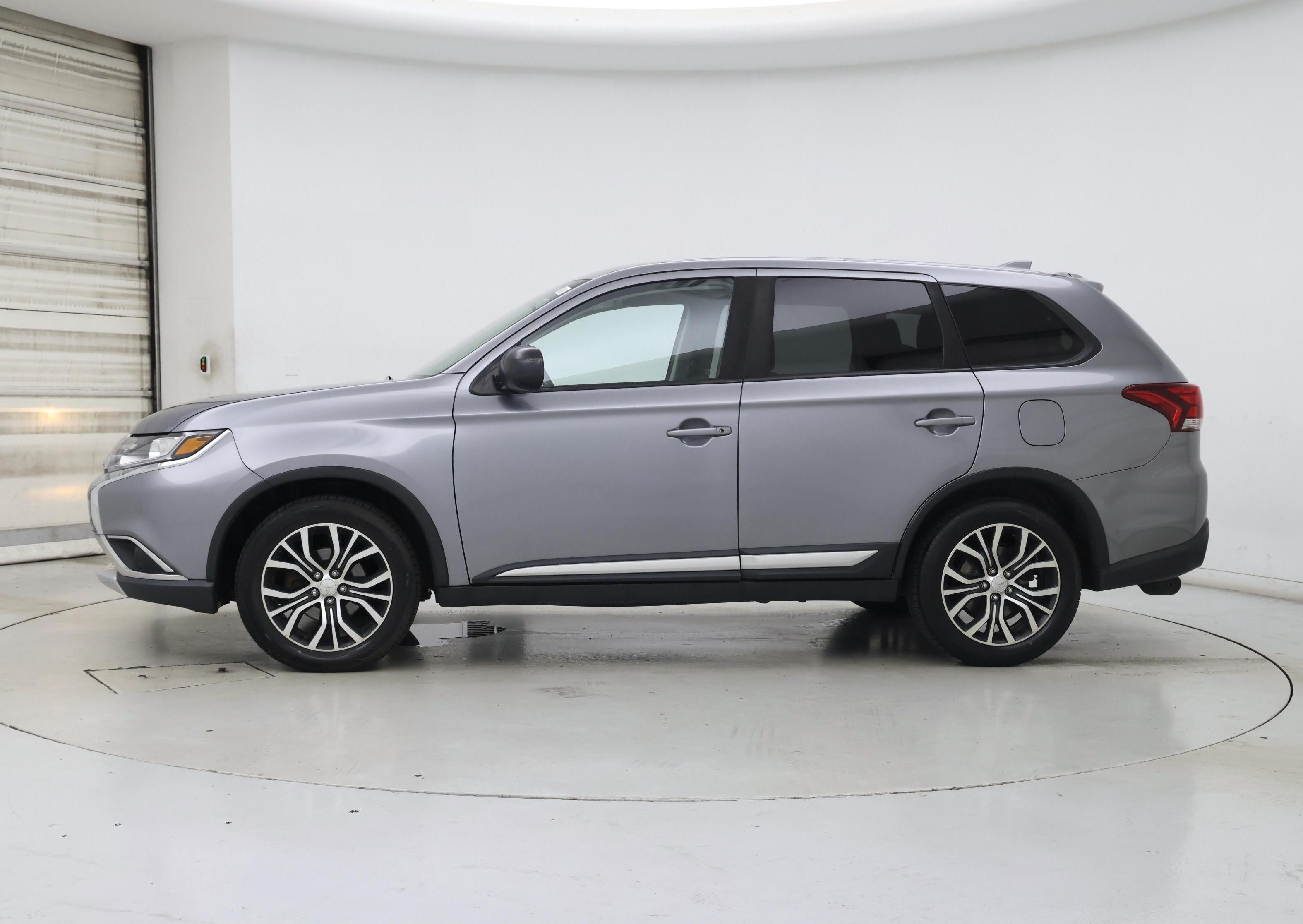 Thumbnail: 2018 Mitsubishi Outlander - 3