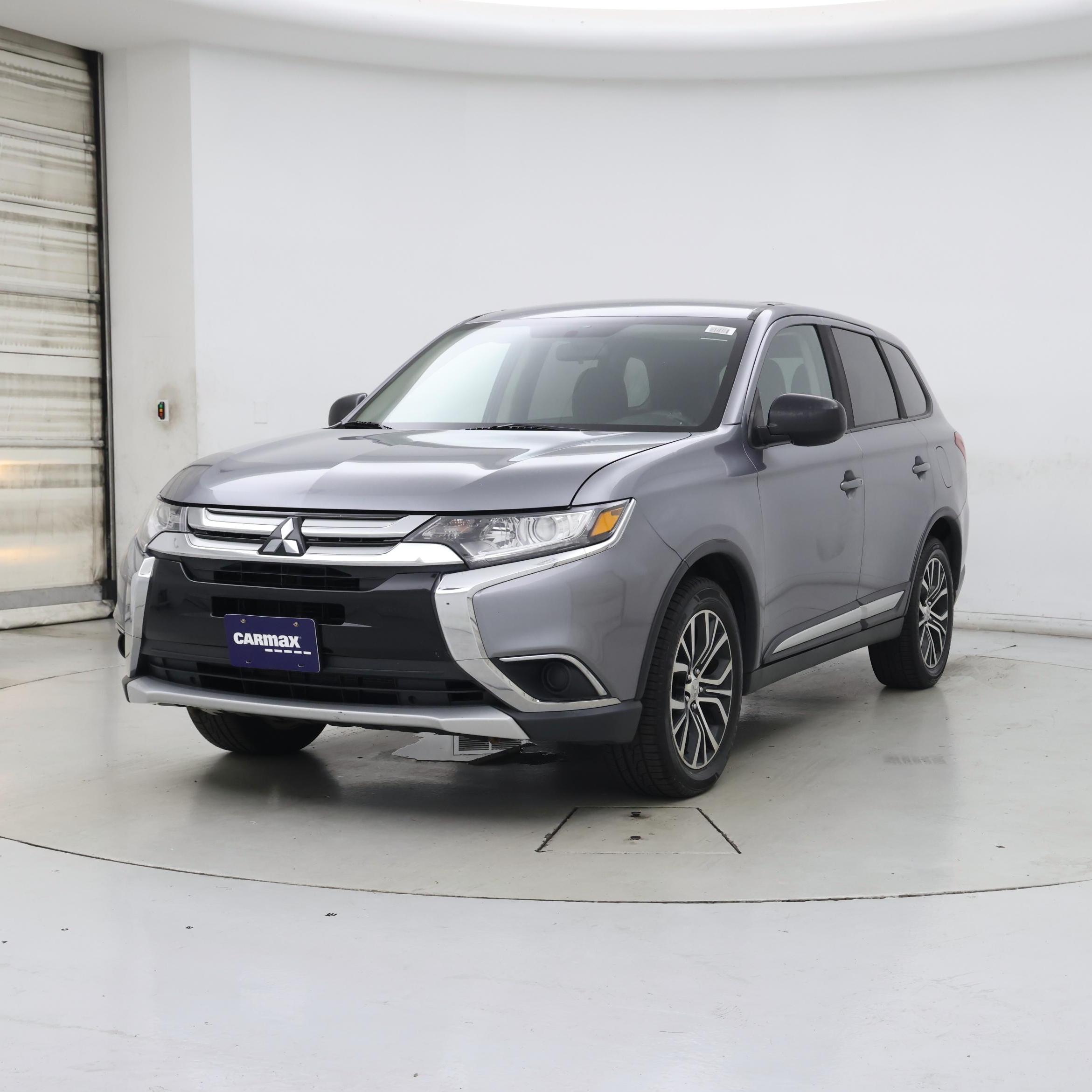 Thumbnail: 2018 Mitsubishi Outlander - 4