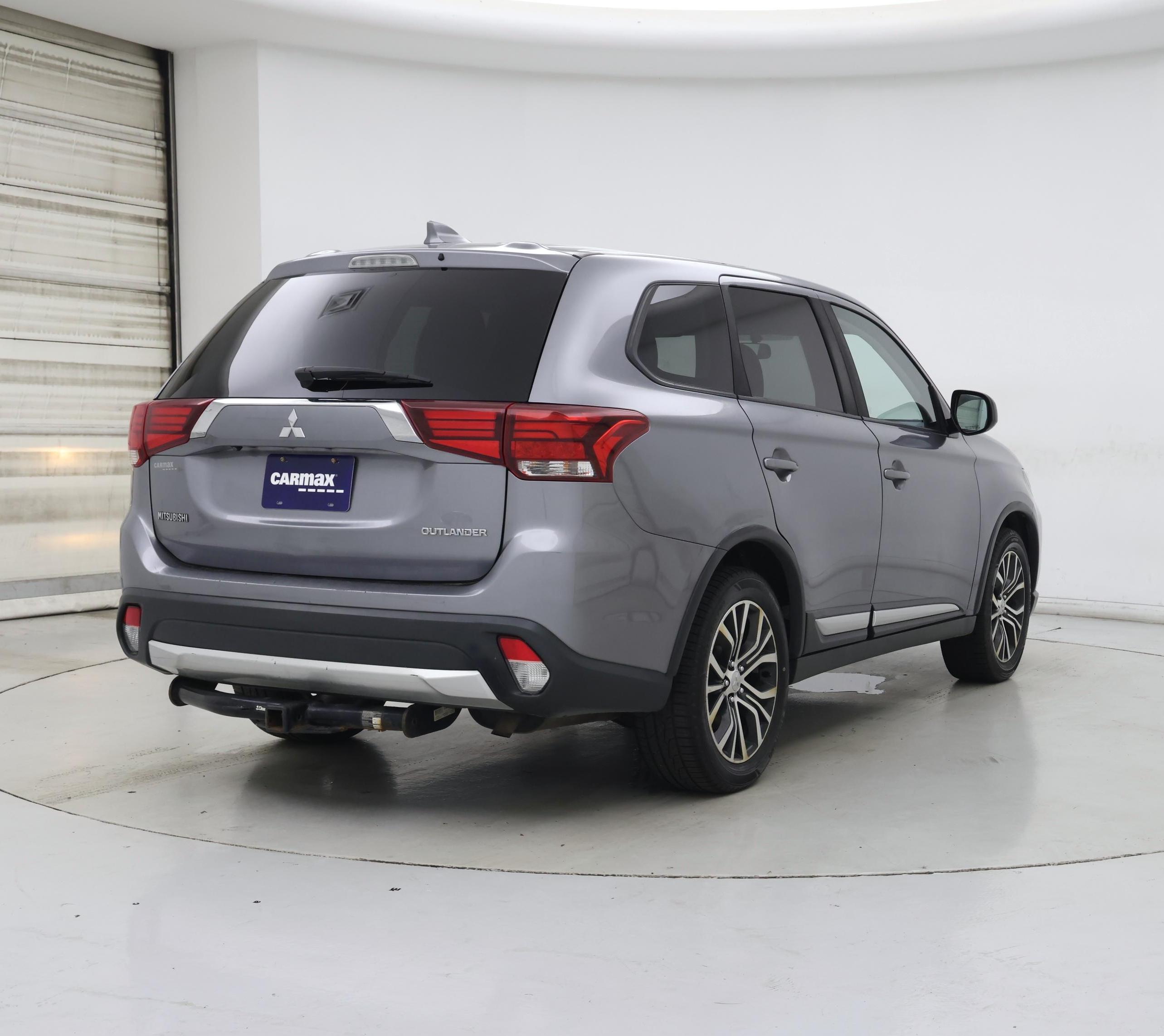 Thumbnail: 2018 Mitsubishi Outlander - 8