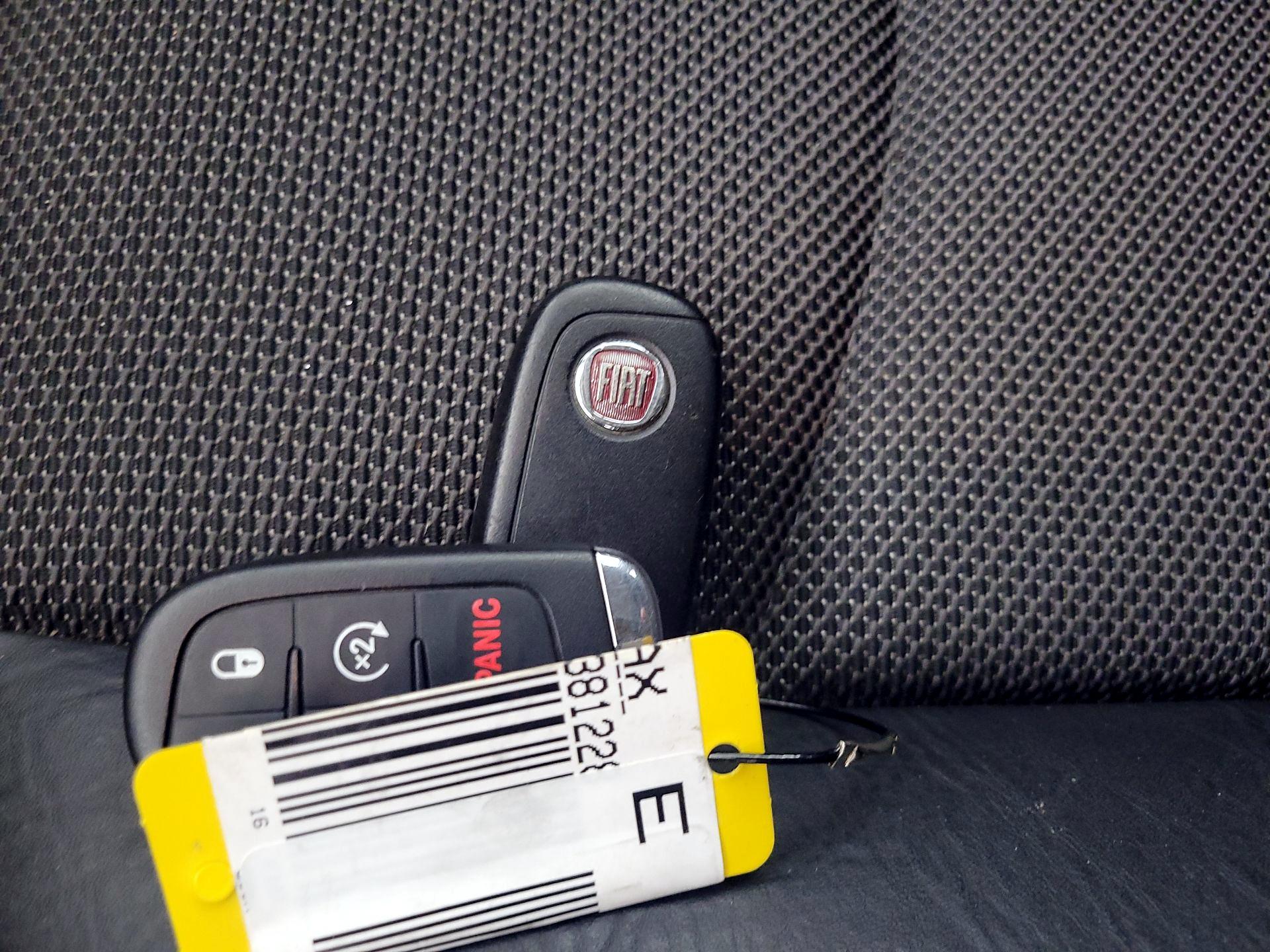 Thumbnail: 2016 Fiat 500X - 20