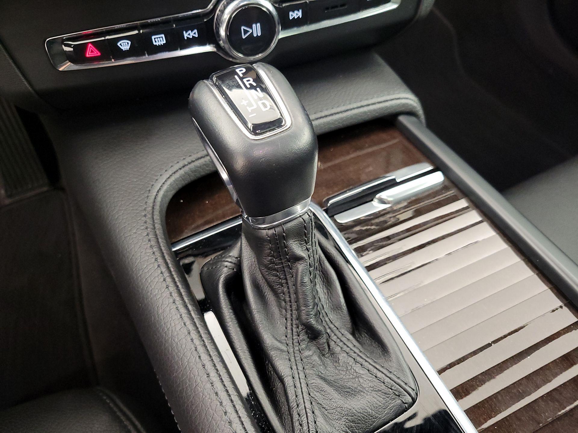 Thumbnail: 2020 Volvo S90 - 18
